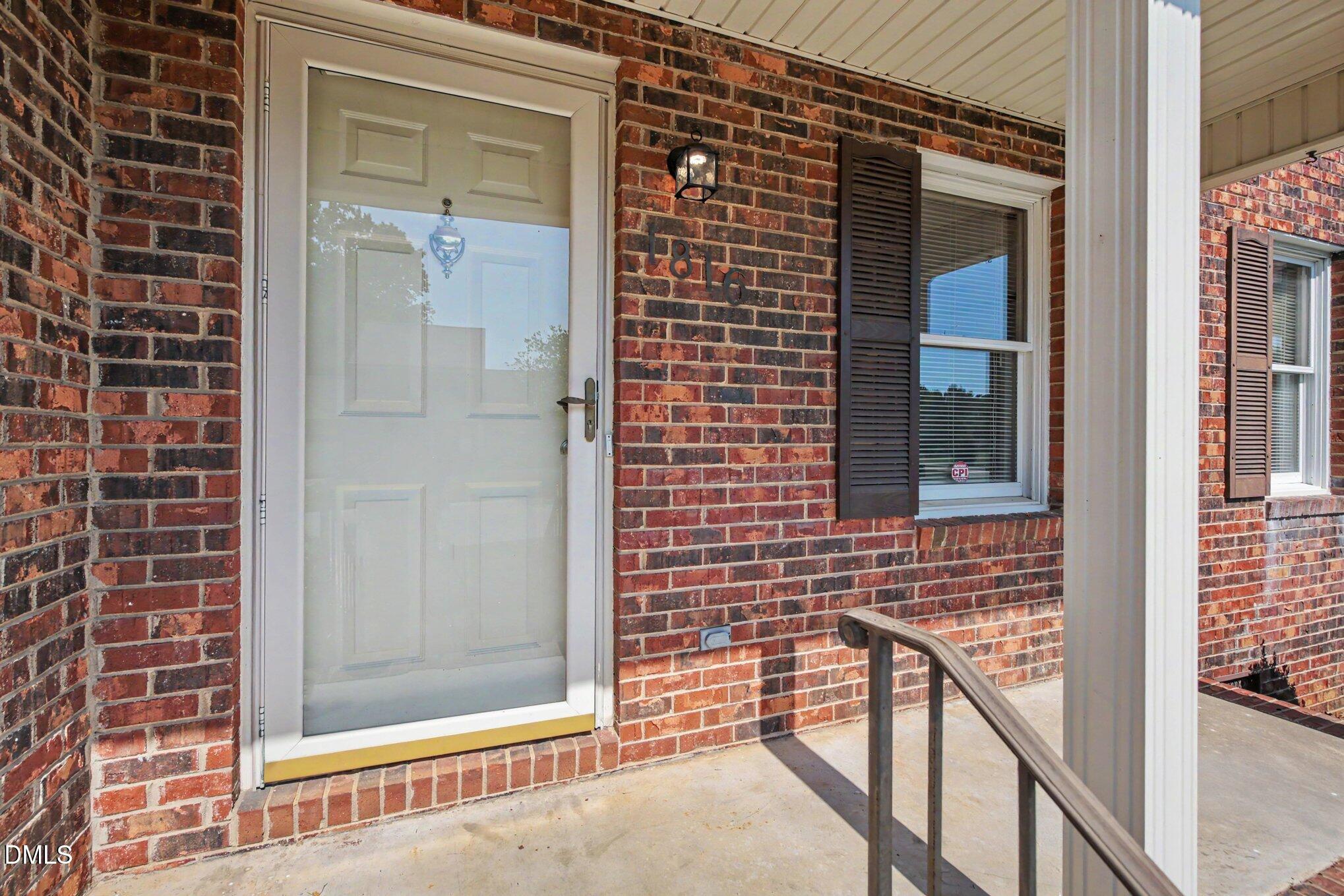 1816 Meadowview Drive Property Photo 4