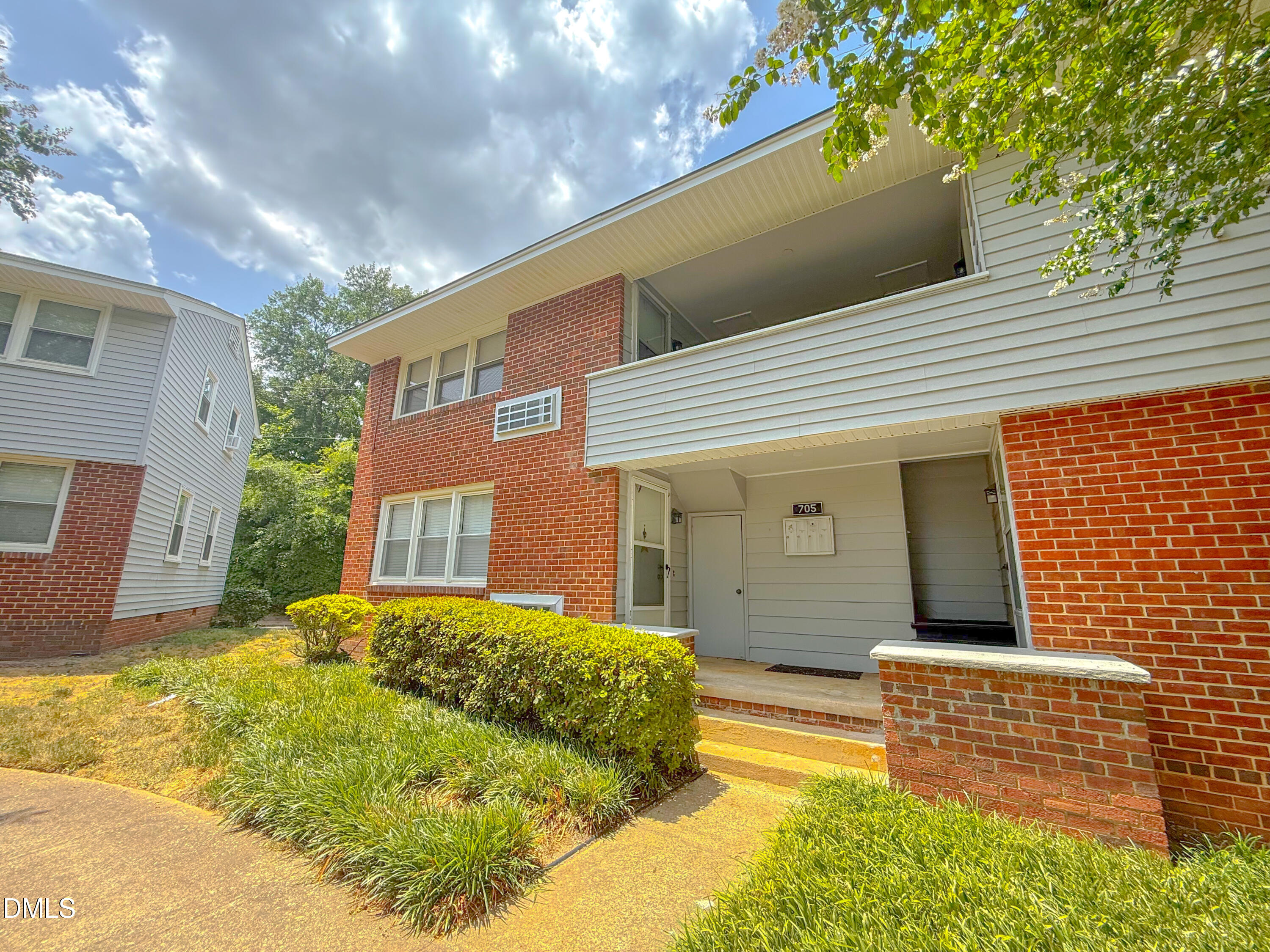 705 Daniels Street C Property Photo 1
