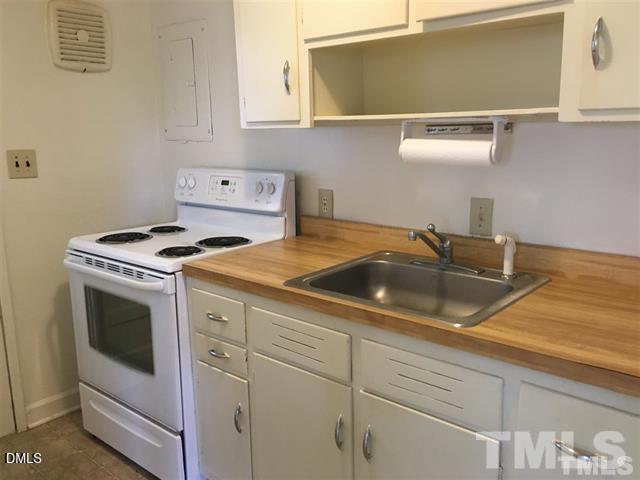 705 Daniels Street C Property Photo 3