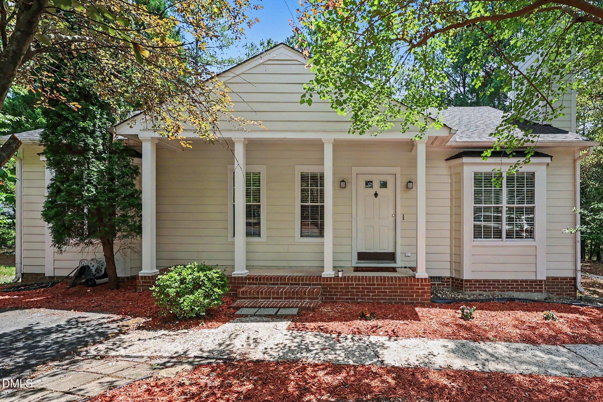 107 Bay Colony Court Property Photo 1