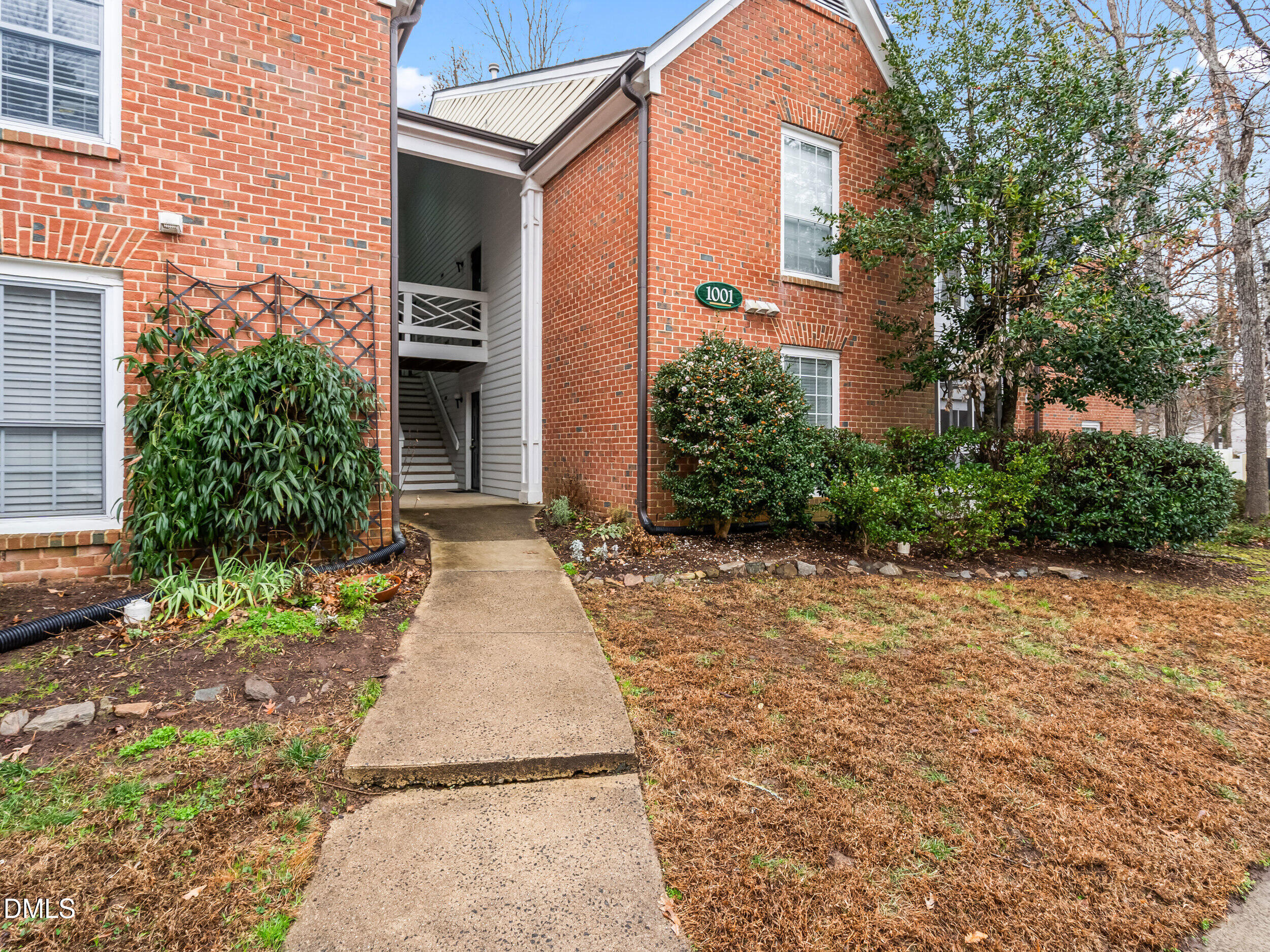 1001 Kingswood Drive J Property Photo 4