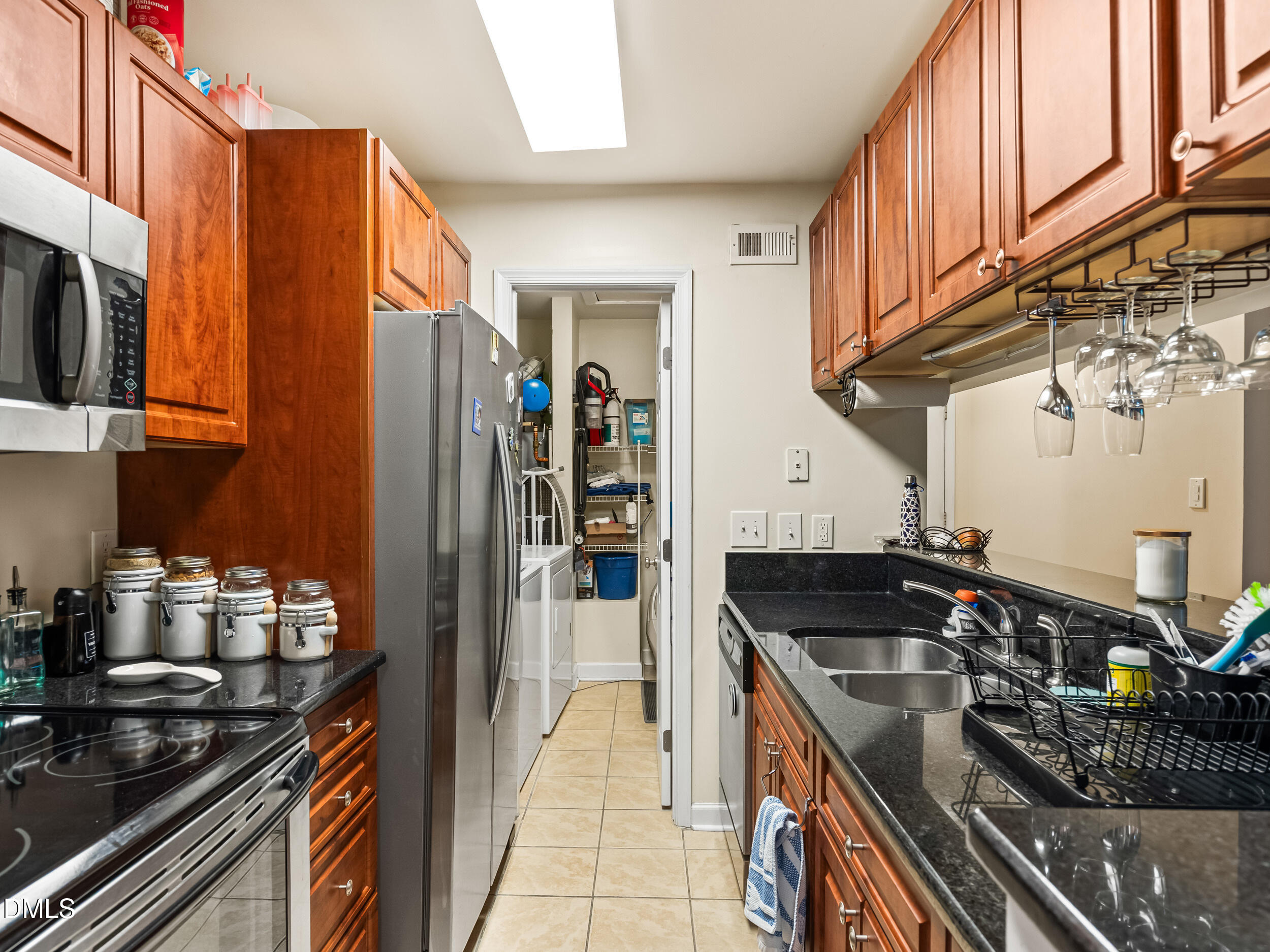 1001 Kingswood Drive J Property Photo 6