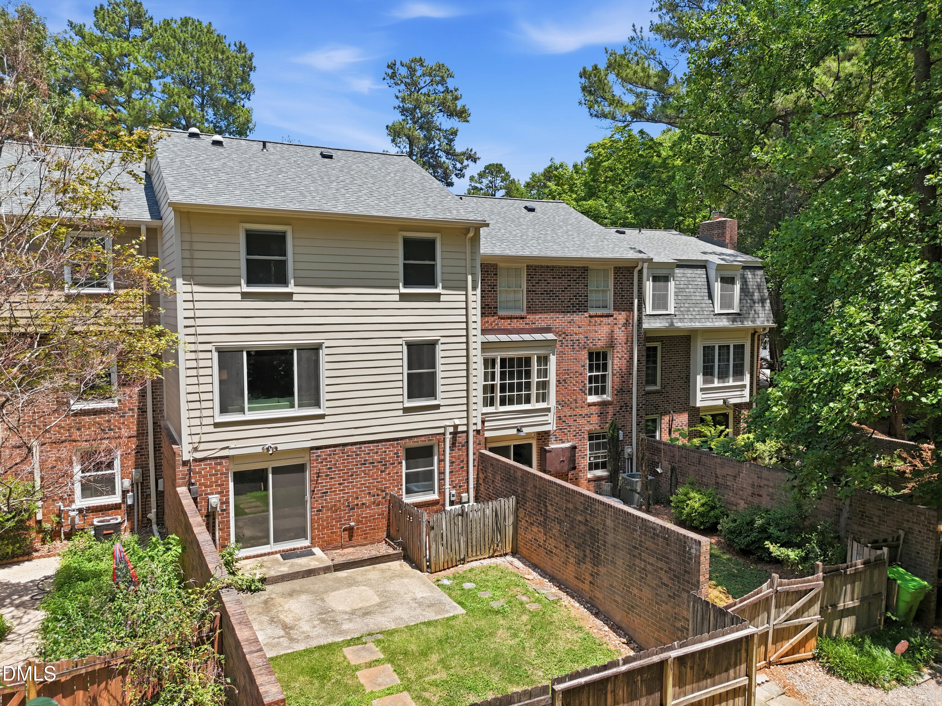 2824 Wycliff Road Property Photo 13