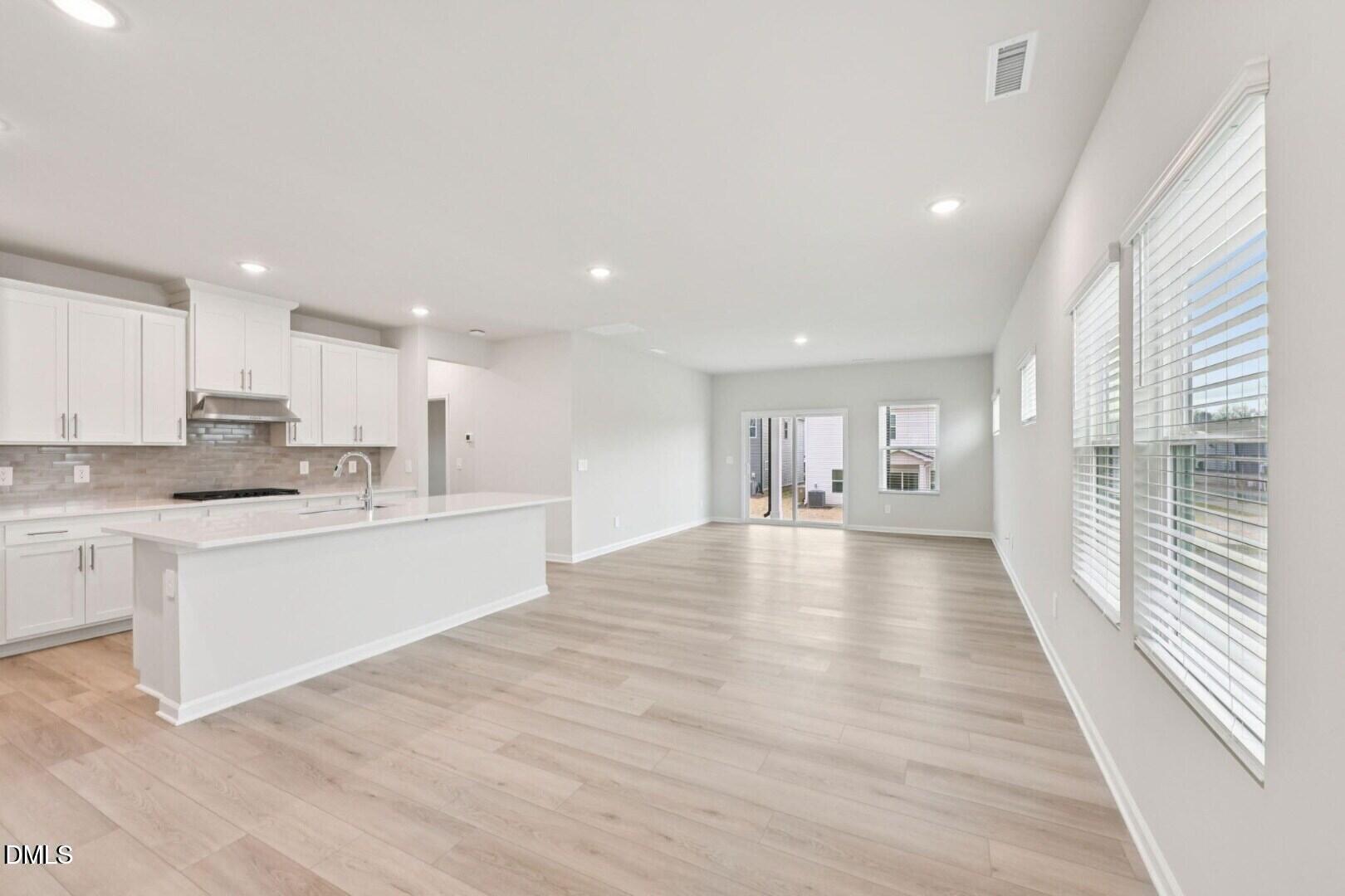 1041 Saint Lawrence Drive Property Photo 3