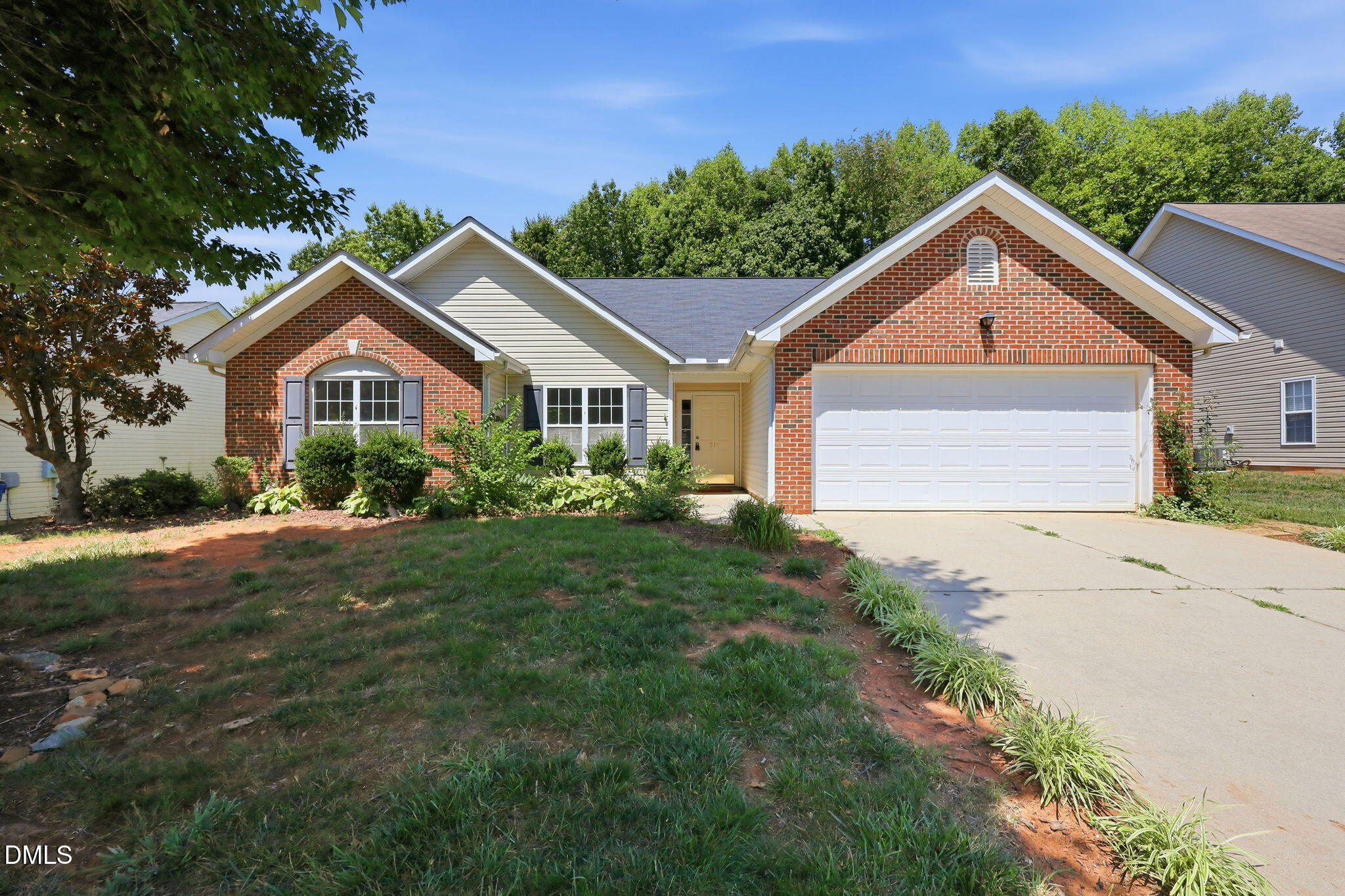 514 Walnut Crossing Drive Property Photo 1