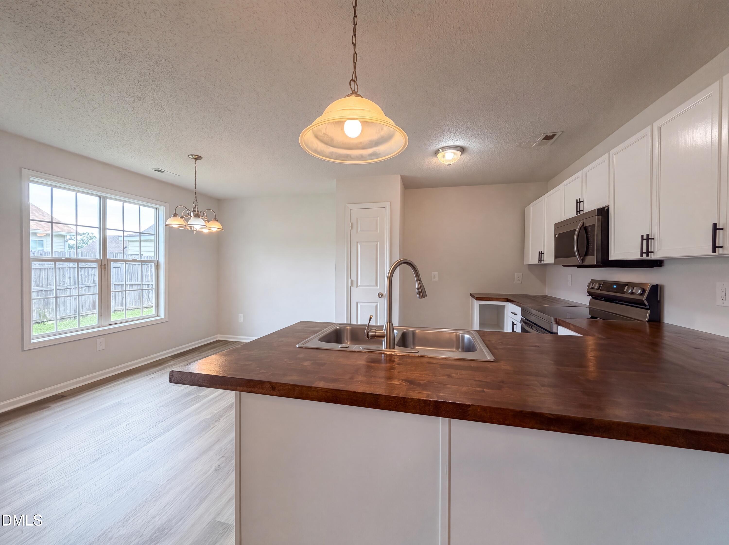 102 Reebe Circle Property Photo 6