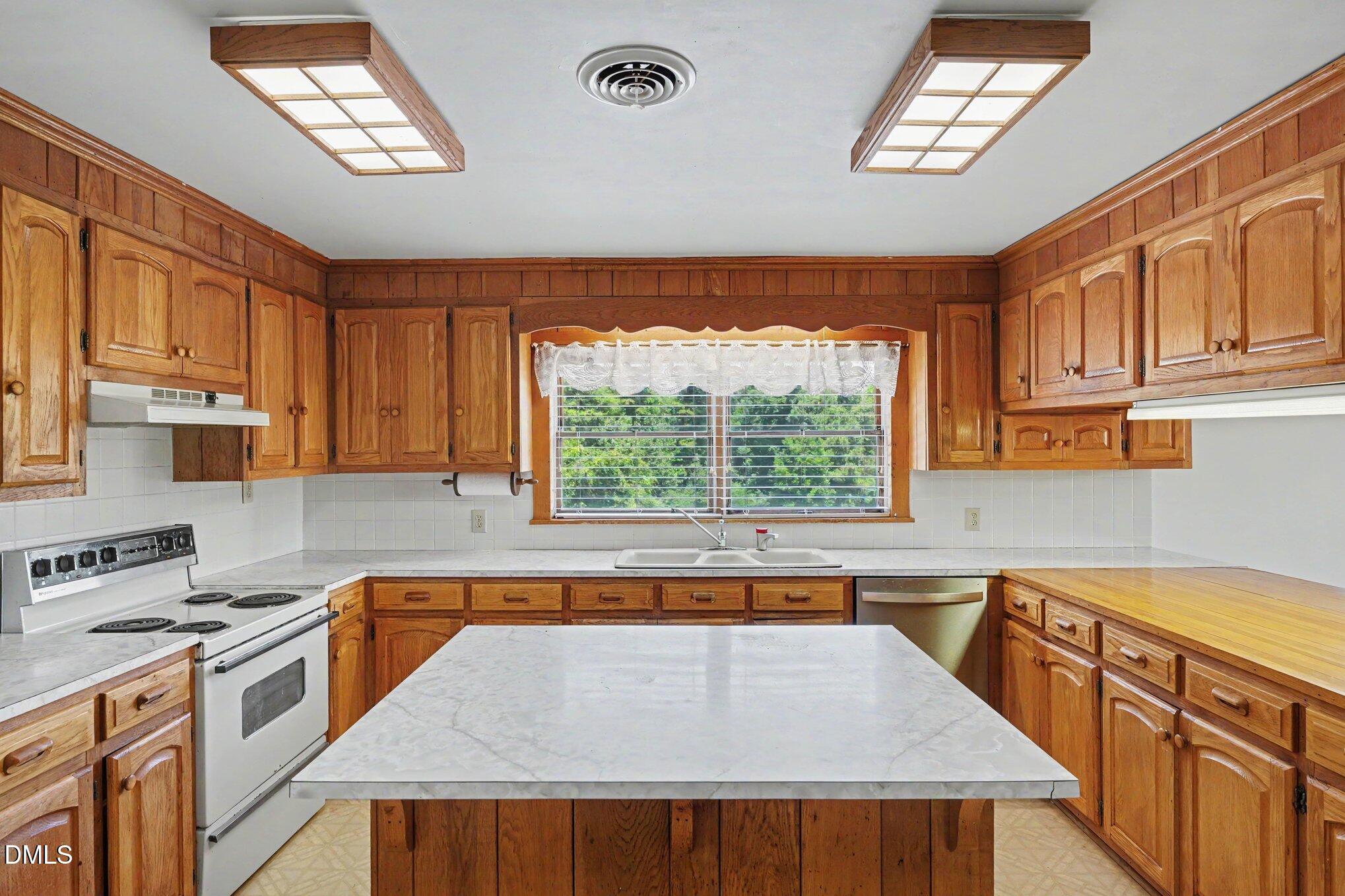 5529 Hollow Hill Road Property Photo 10