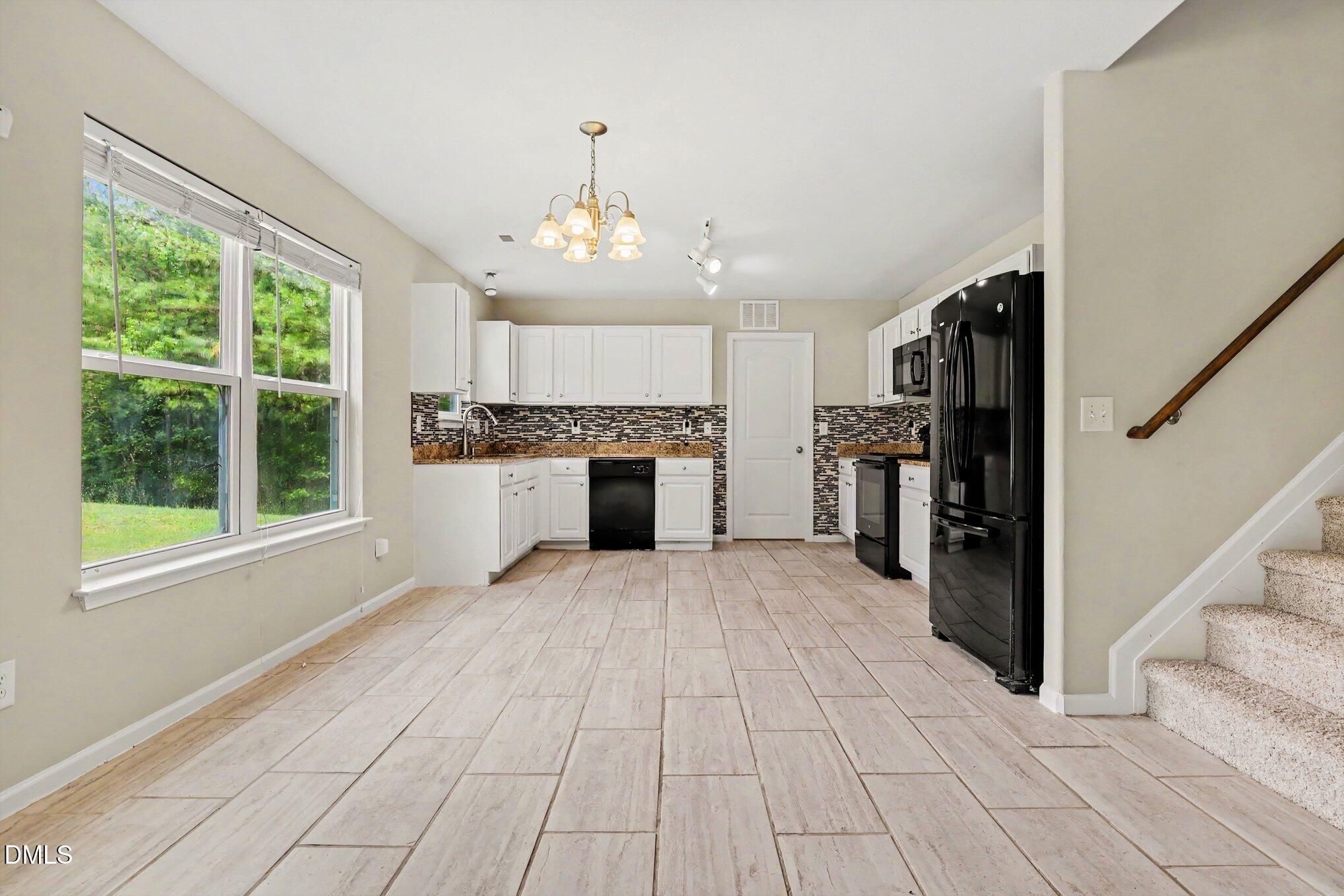 905 Woodland Road Property Photo 8