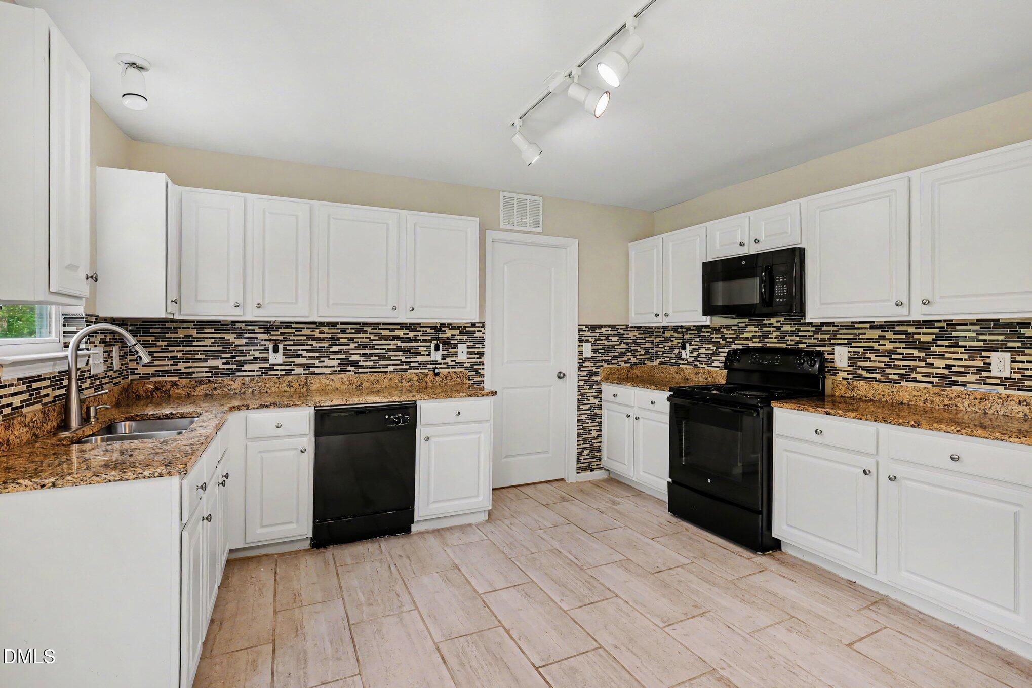 905 Woodland Road Property Photo 10