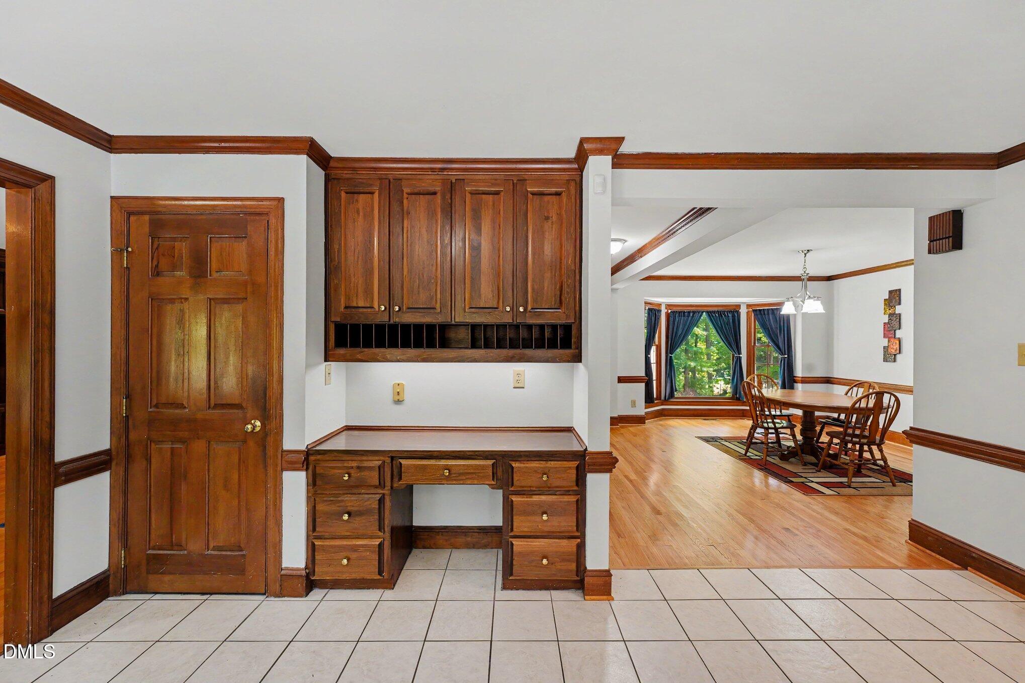 5537 Parkwood Drive Property Photo 10