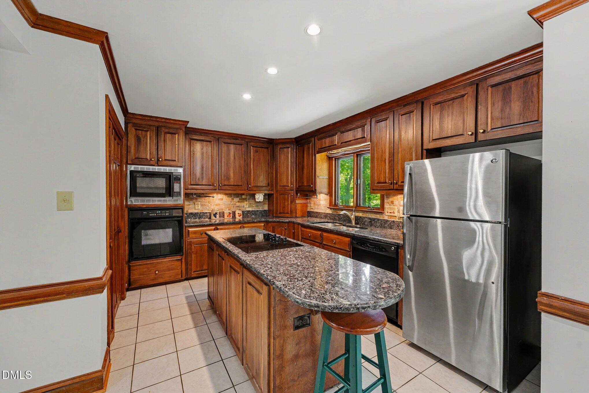 5537 Parkwood Drive Property Photo 11