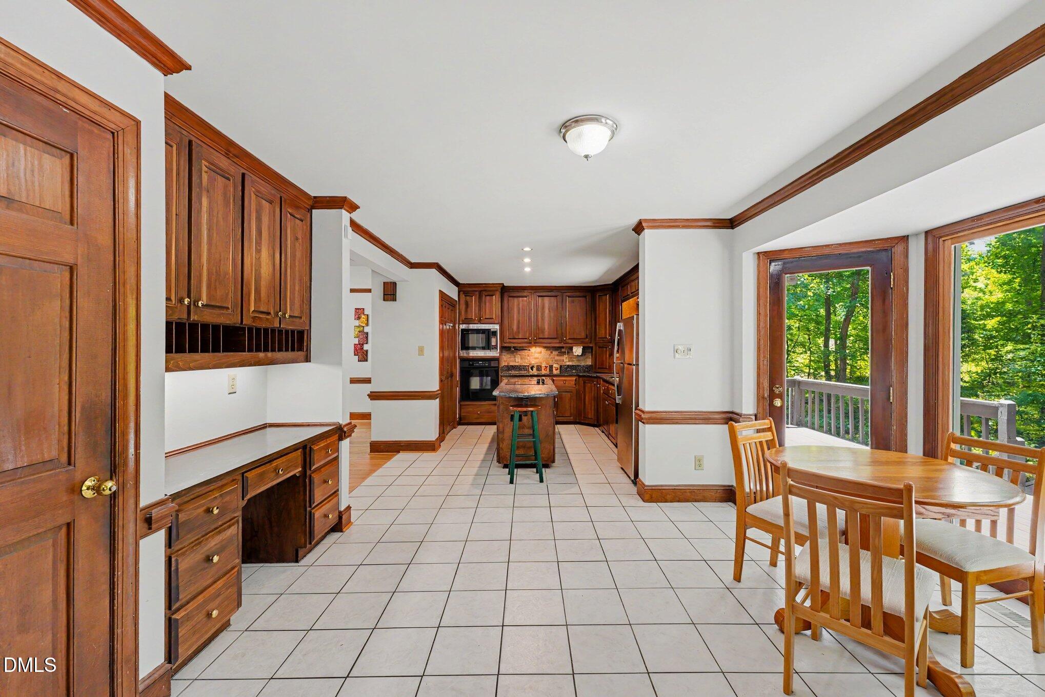 5537 Parkwood Drive Property Photo 12