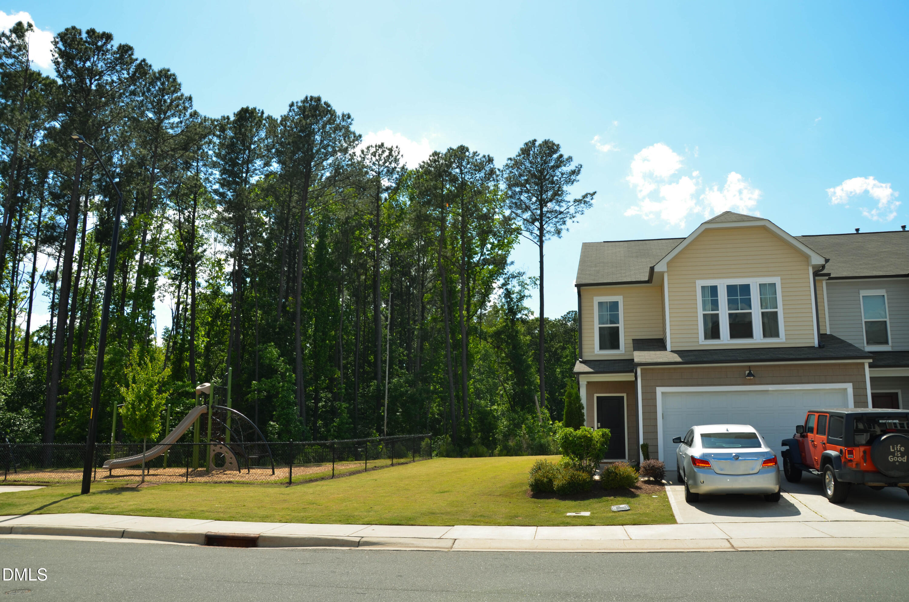 1634 Glacier Drive Property Photo 1