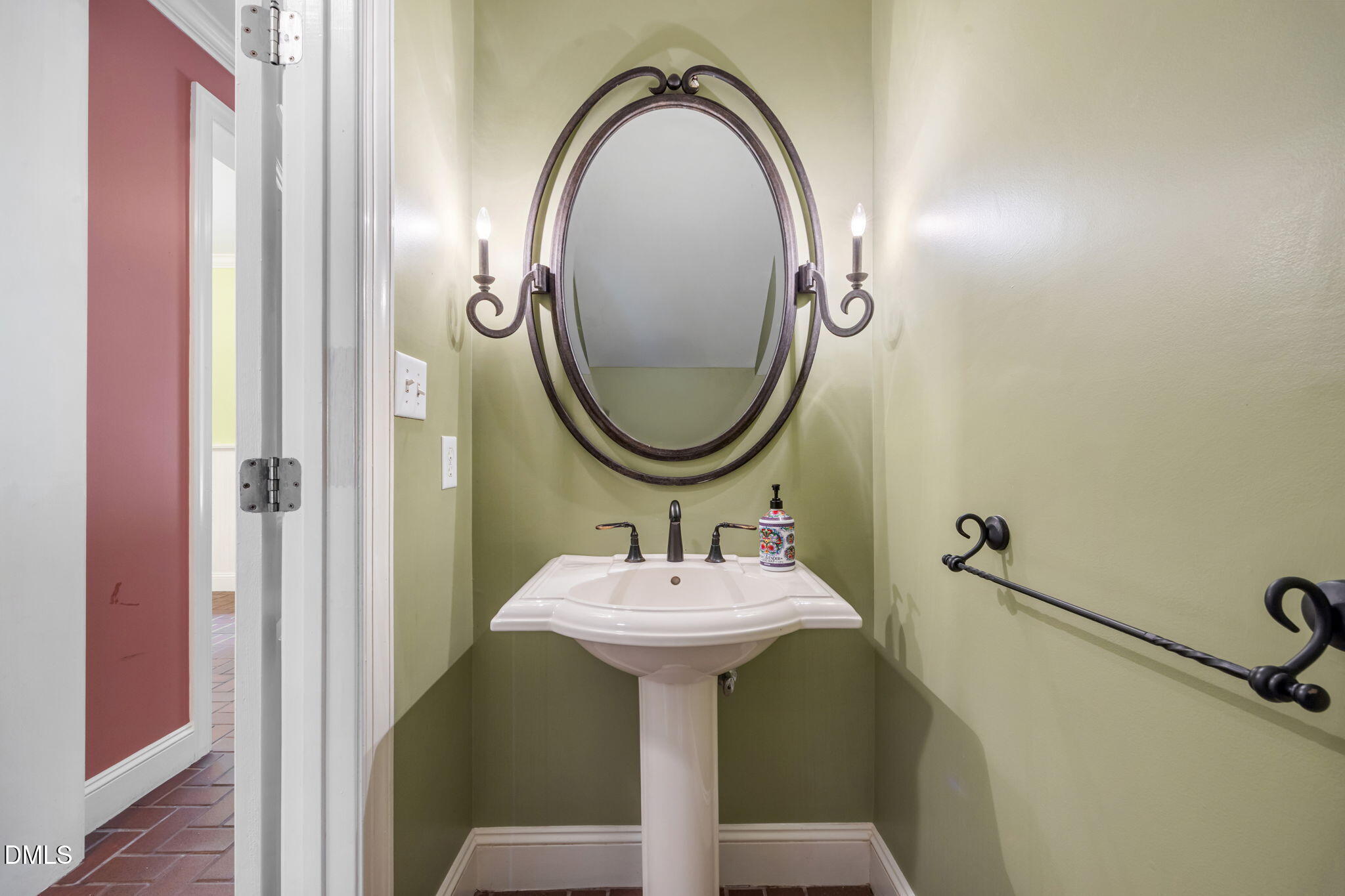 127 Graylyn Drive Property Photo 14