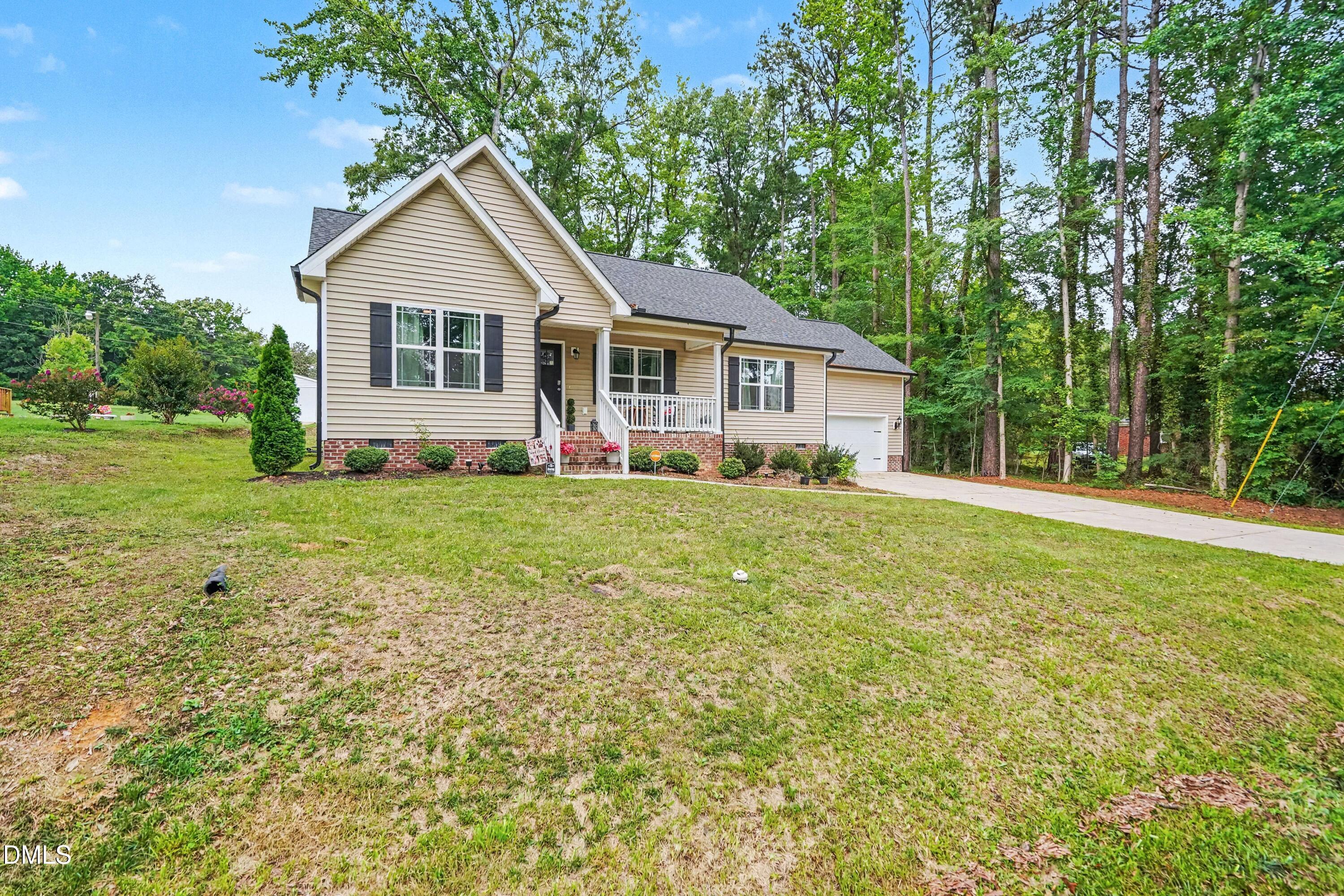 212 Tanglewood Drive Property Photo 2