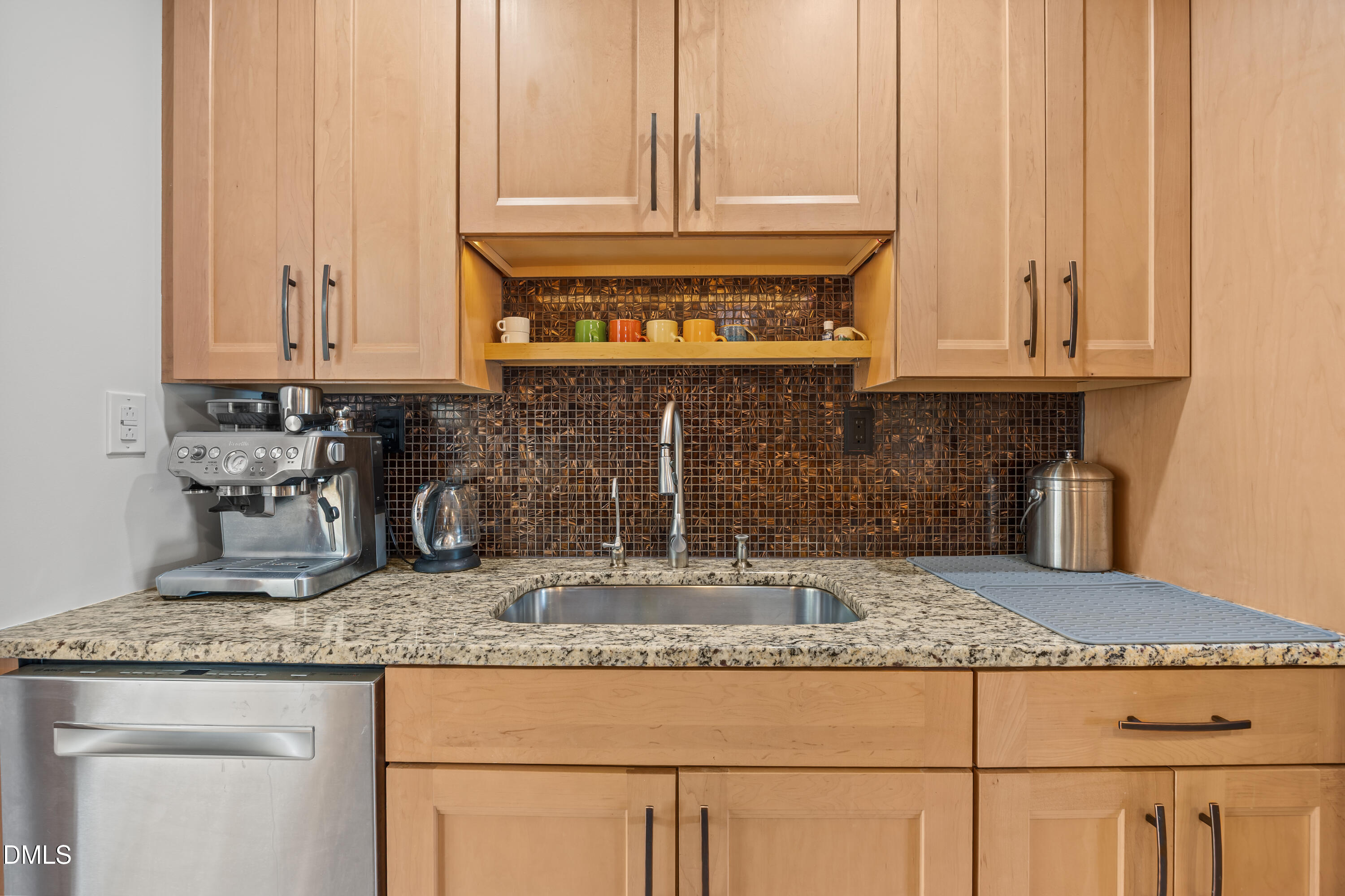 401 Warren Avenue Property Photo 10