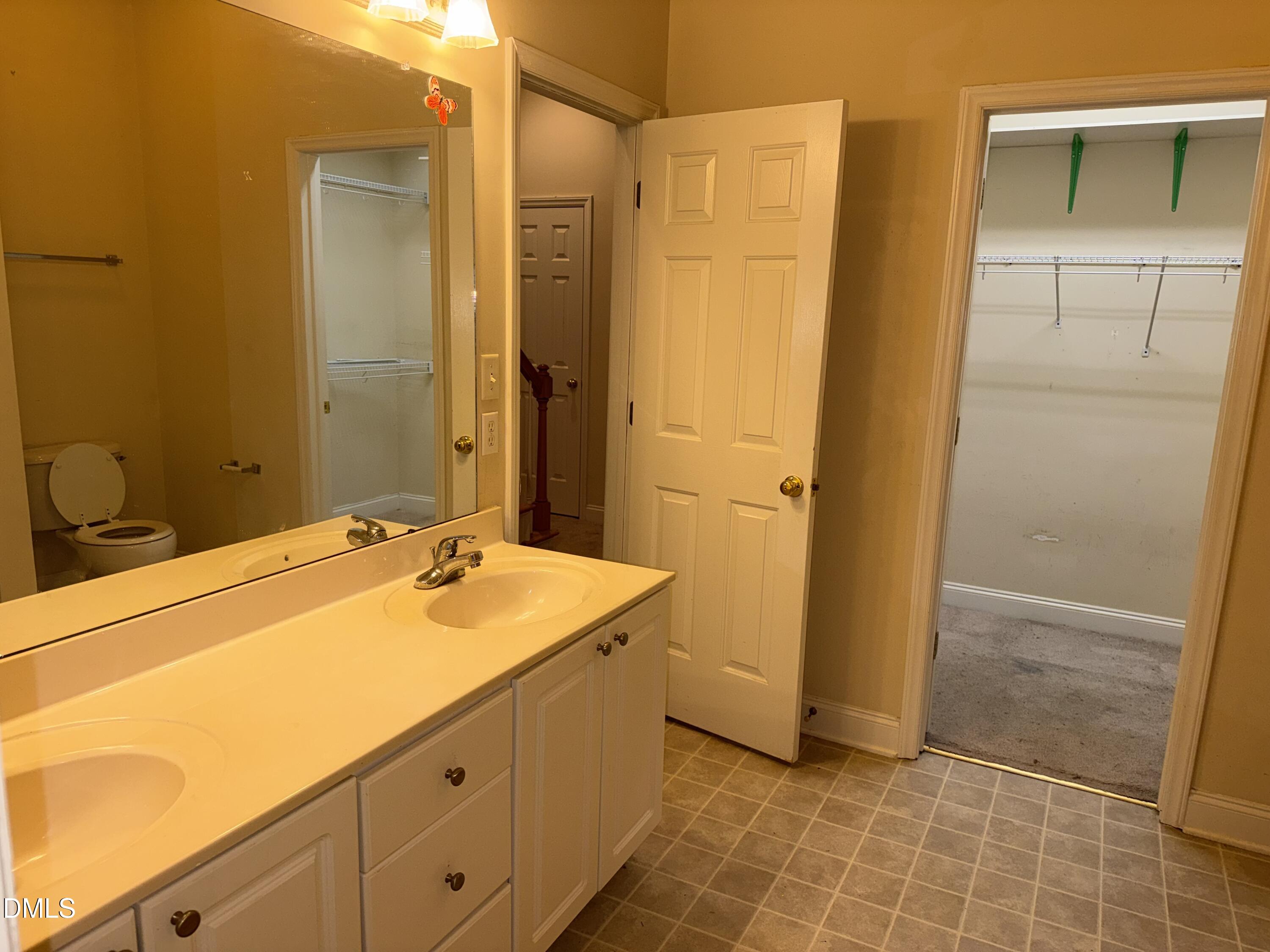 801 Carved Oak Drive Property Photo 13