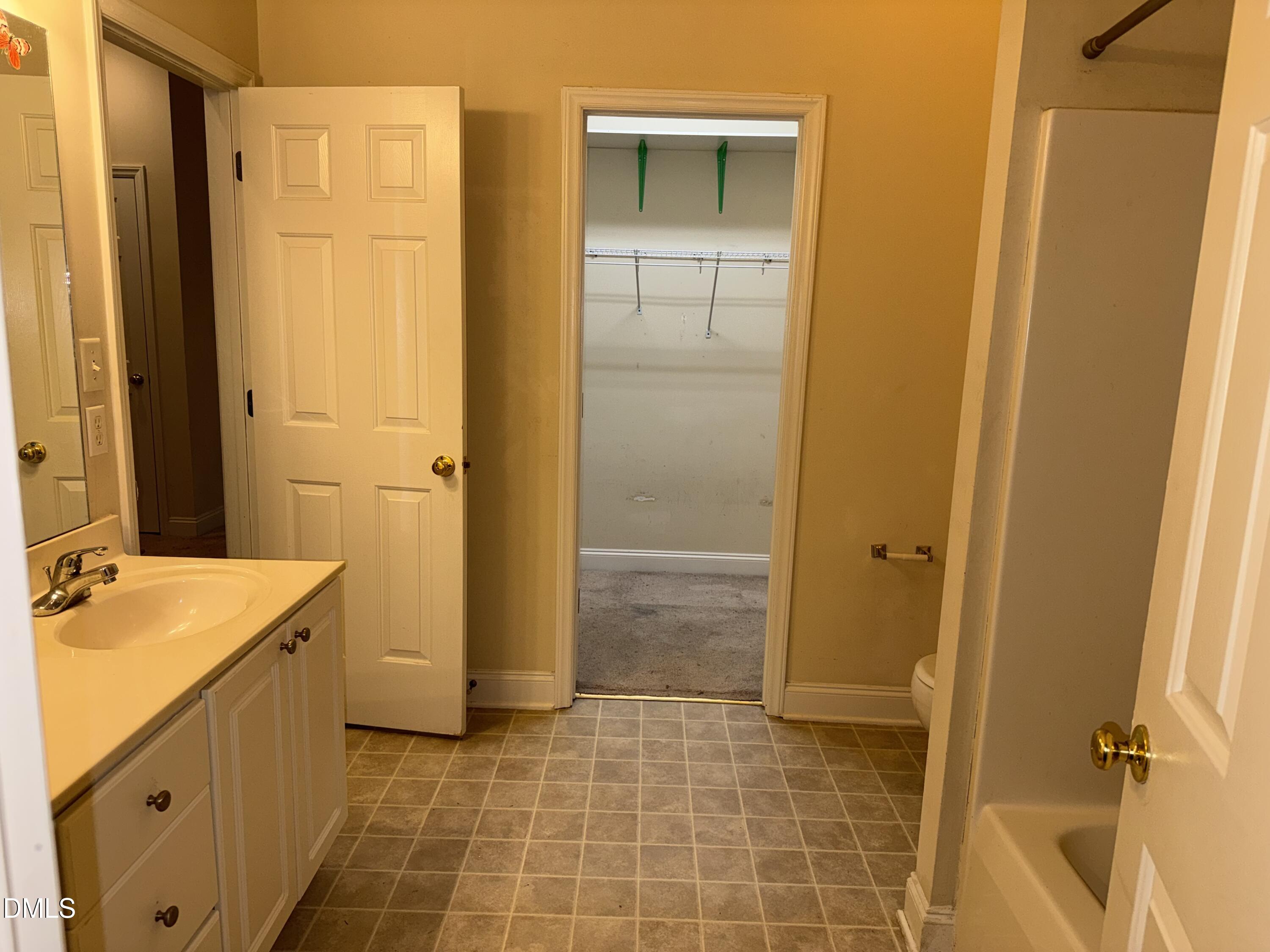 801 Carved Oak Drive Property Photo 25