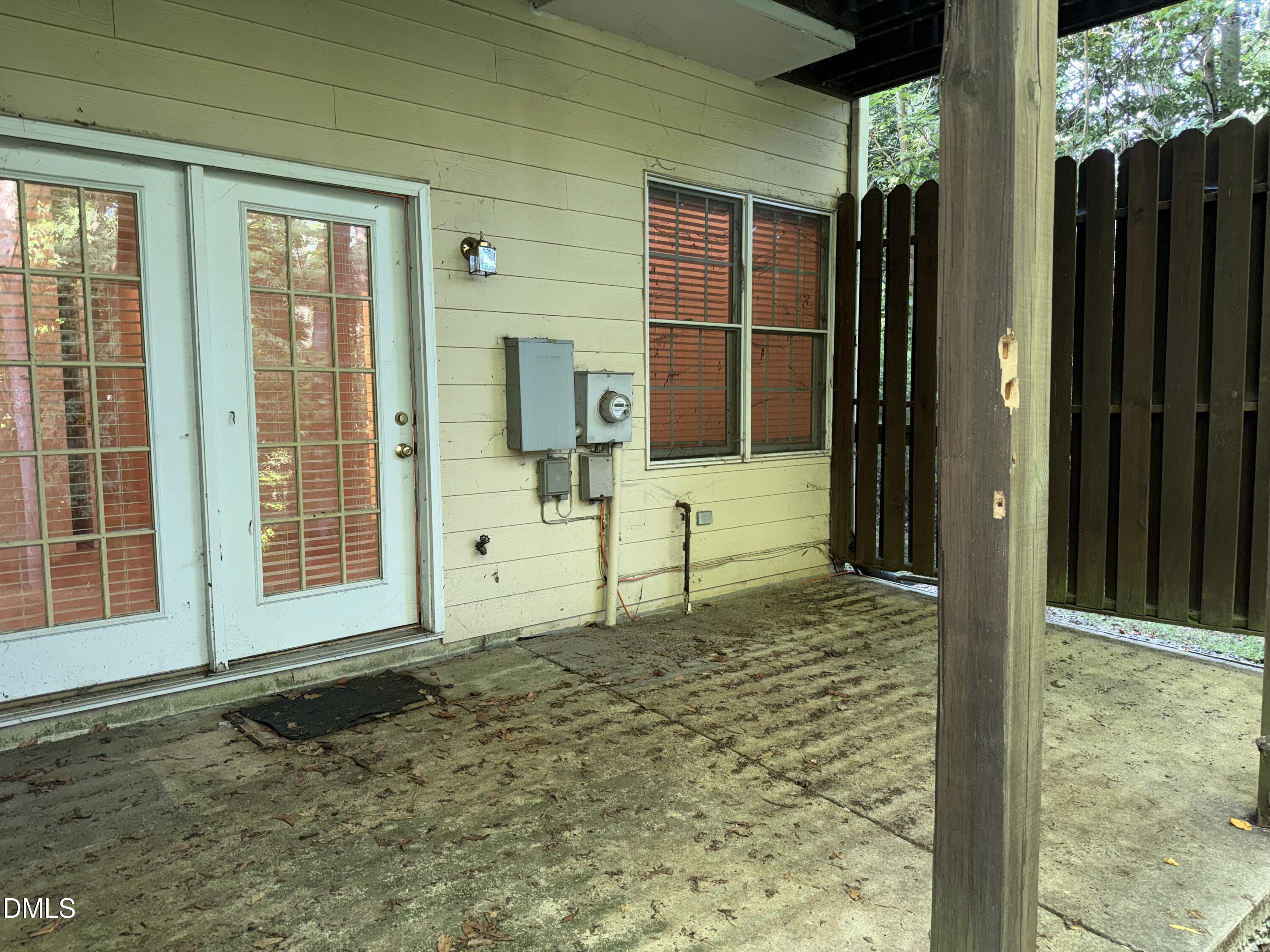 801 Carved Oak Drive Property Photo 34
