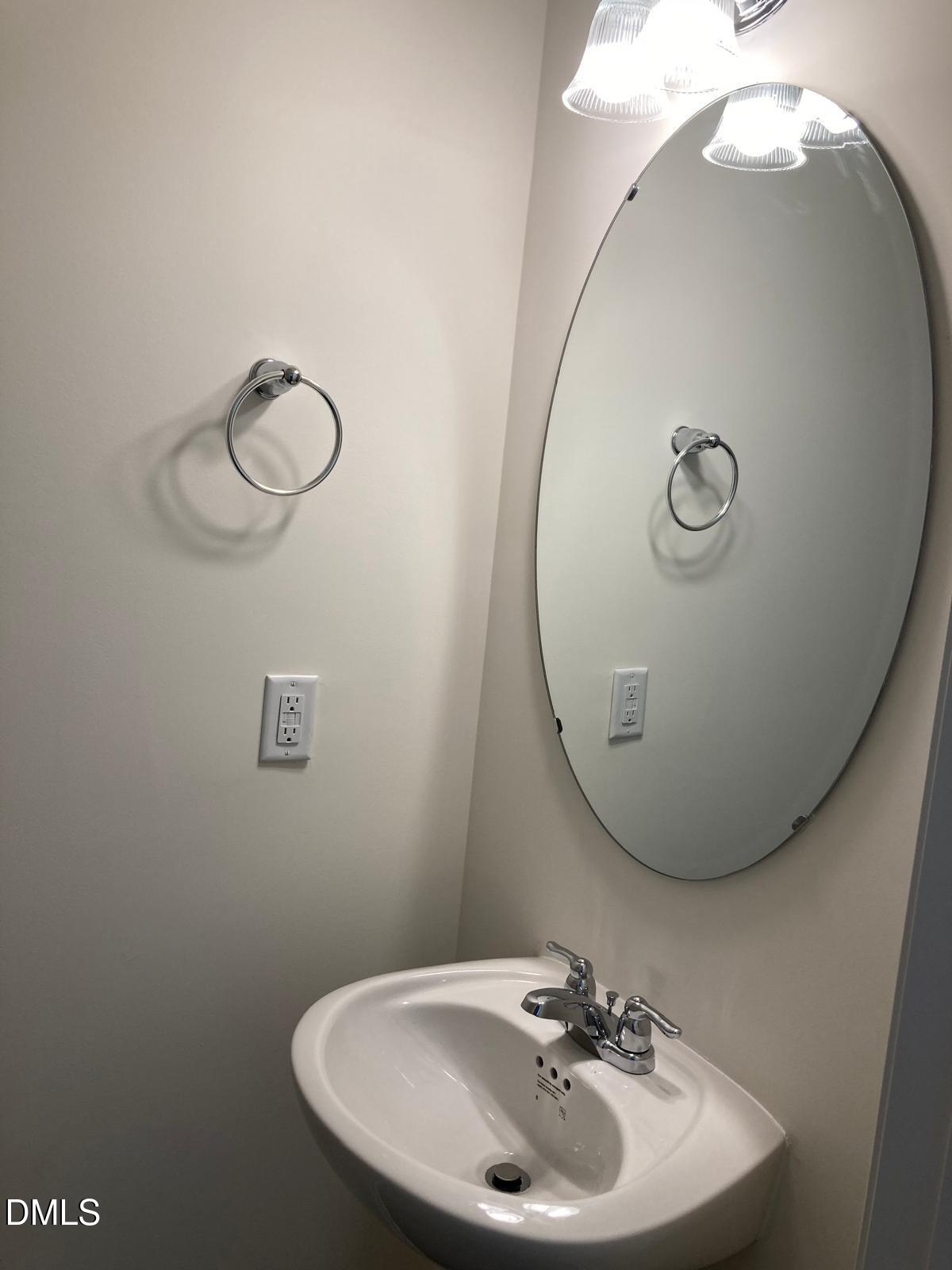 1125 Grenshaw Drive Property Photo 4