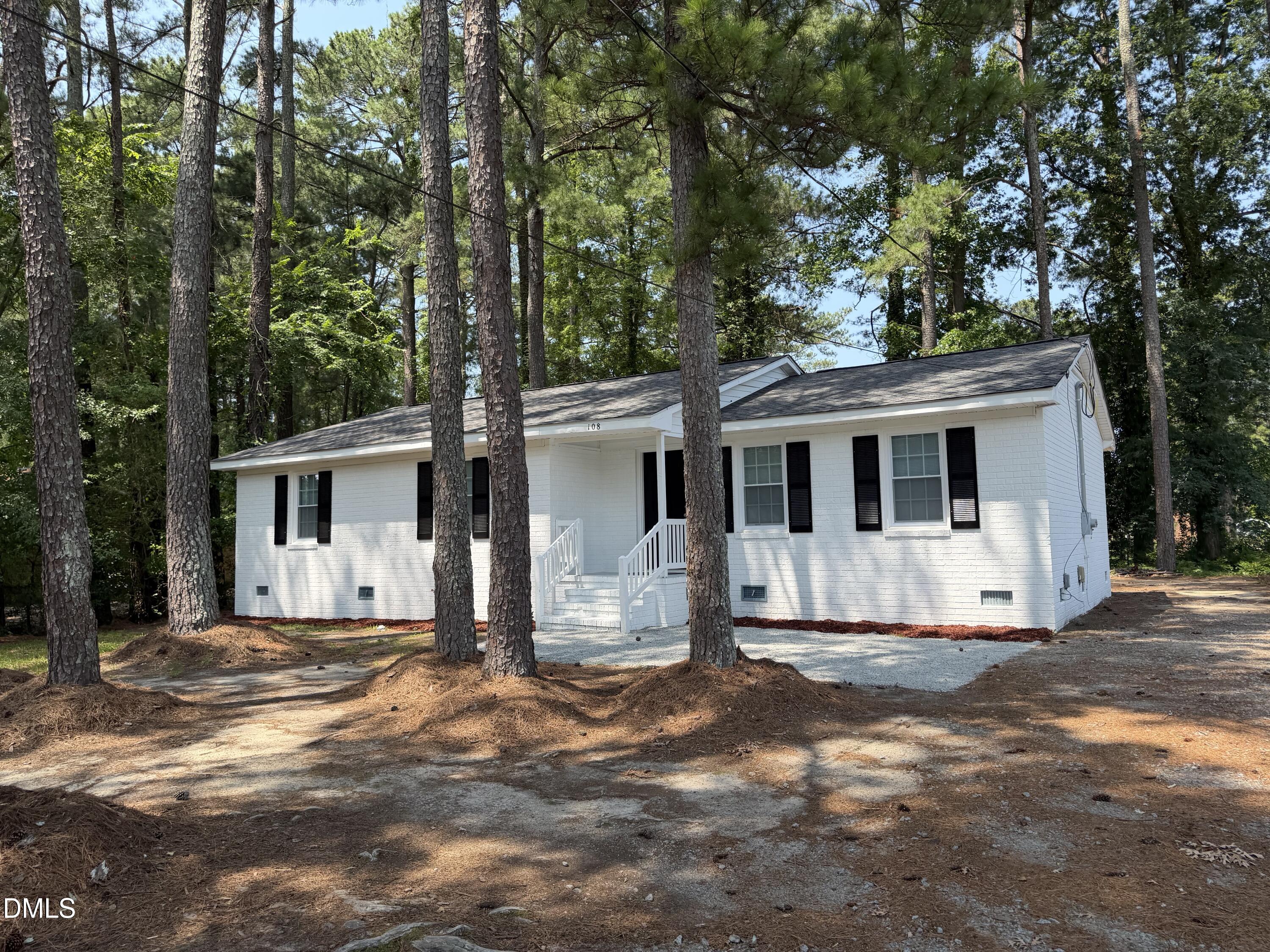 108 N Glendale Drive Property Photo 2