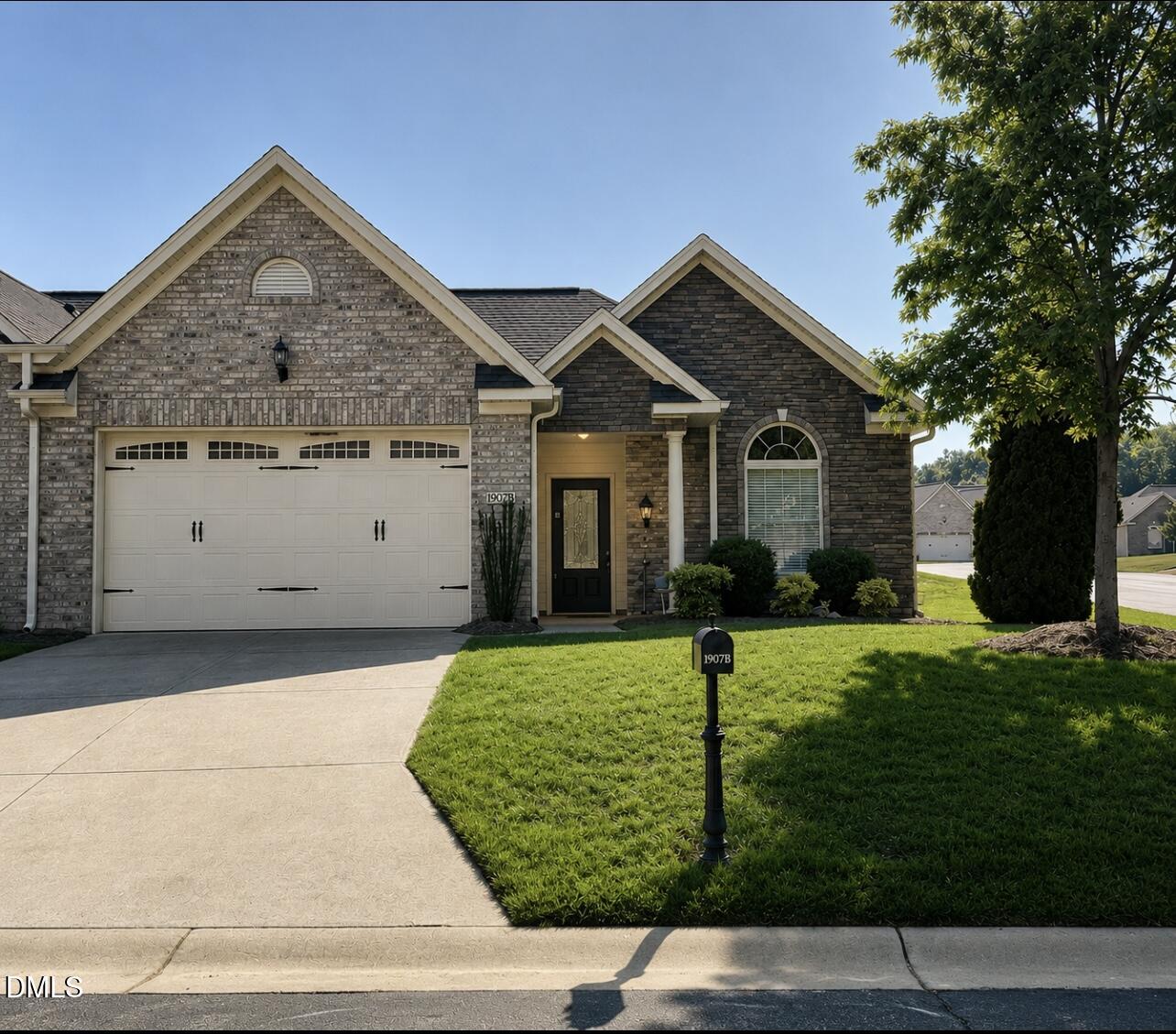 1907 Whisper Lake Drive B Property Photo 1