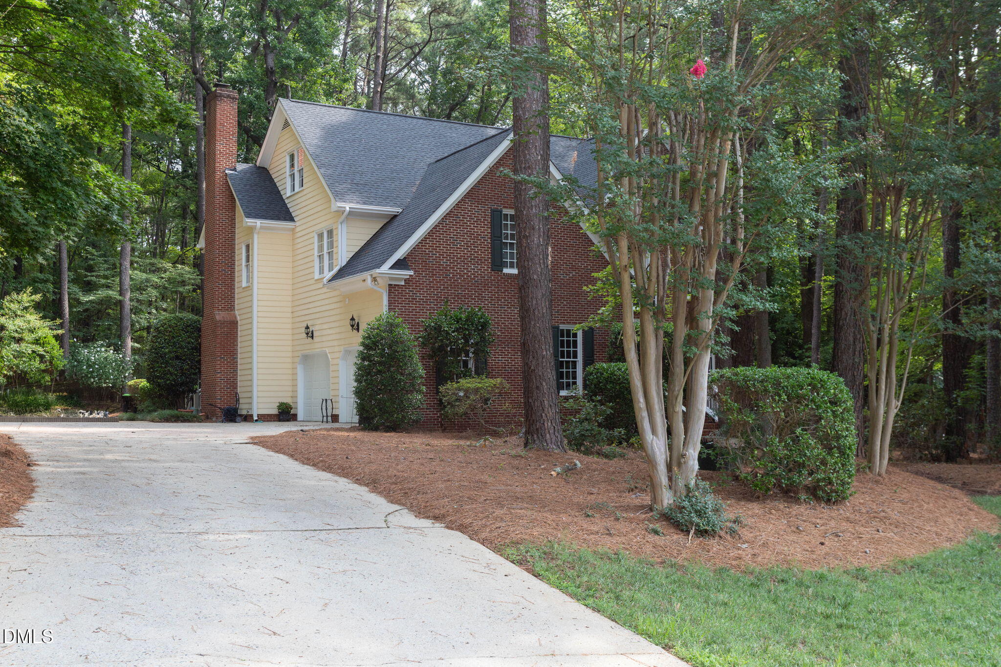 909 Oak Creek Road Property Photo 4