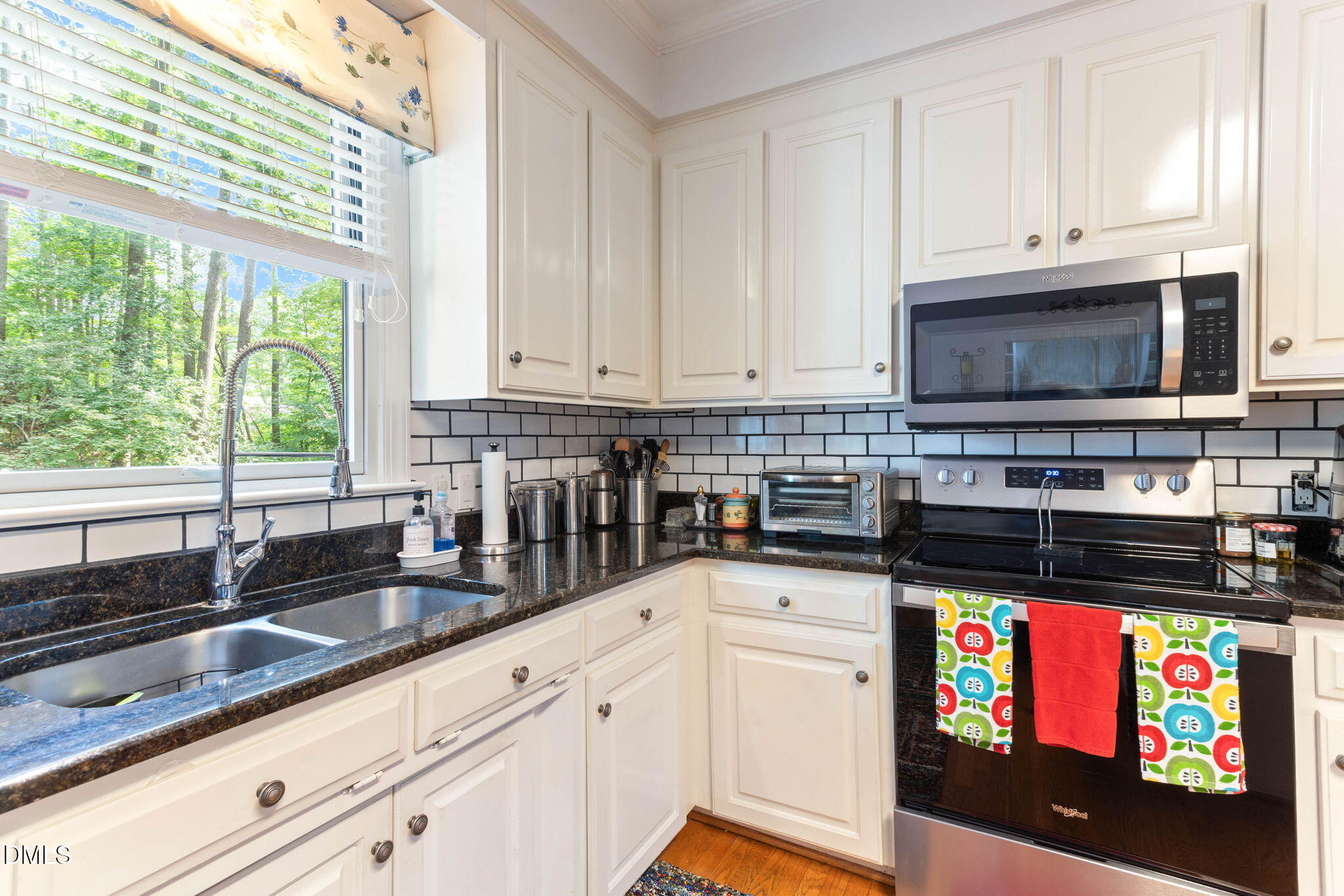 909 Oak Creek Road Property Photo 16