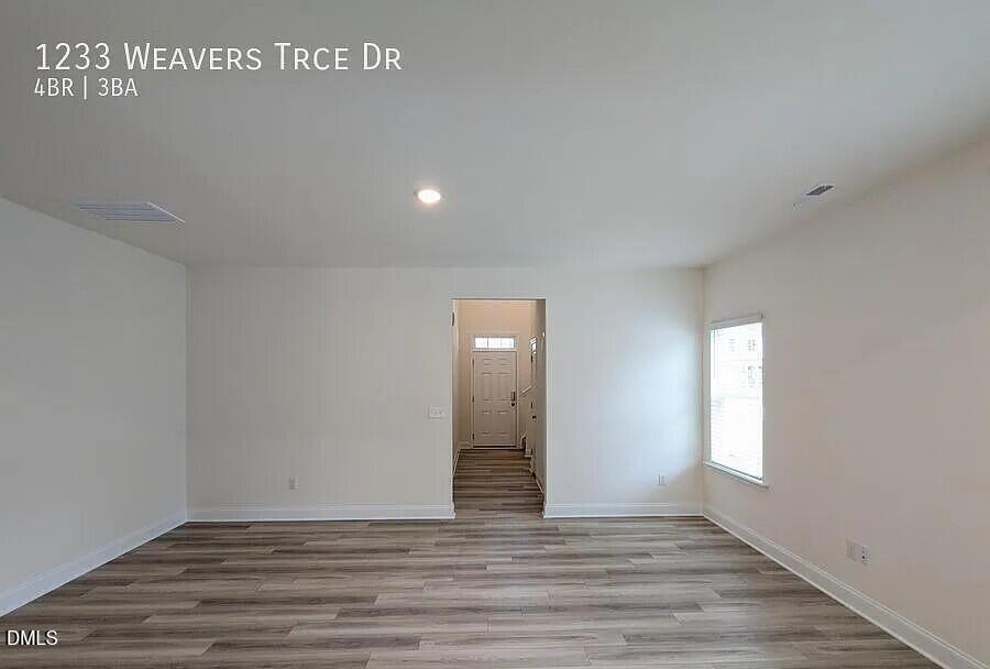 1233 Weavers Trace Drive Property Photo 4