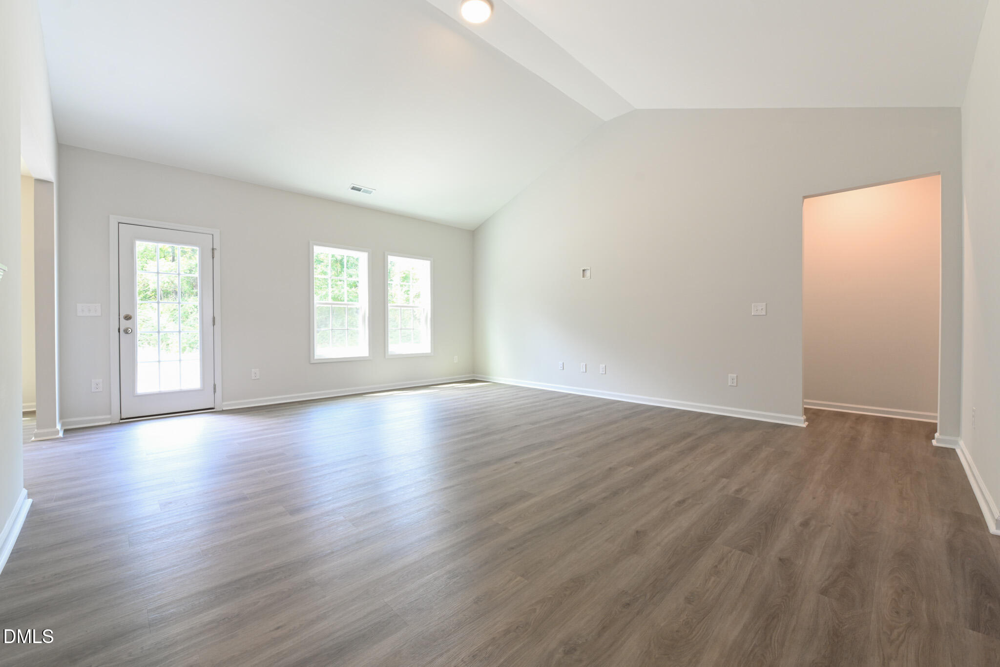 402 Lyon Estates Drive Property Photo 3