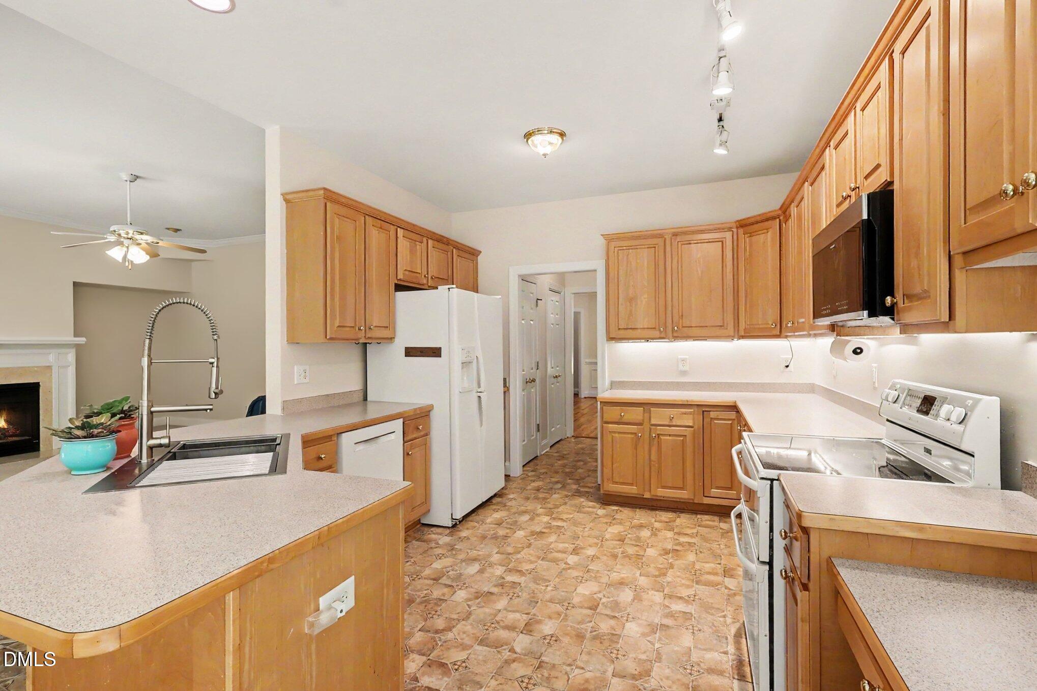 16109 New Light Road Property Photo 5