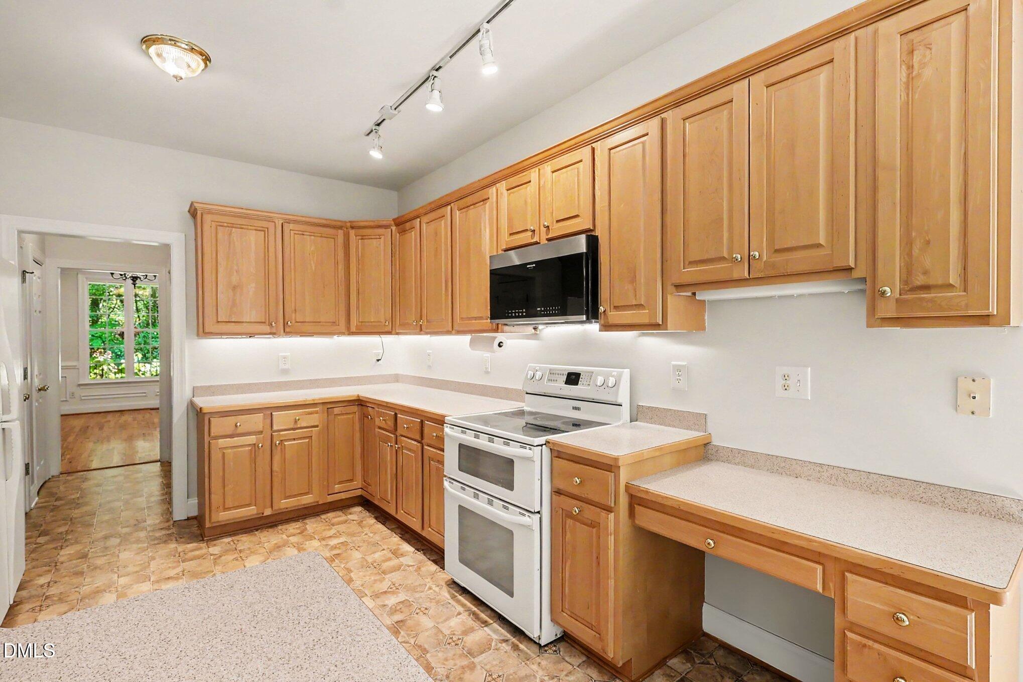 16109 New Light Road Property Photo 14