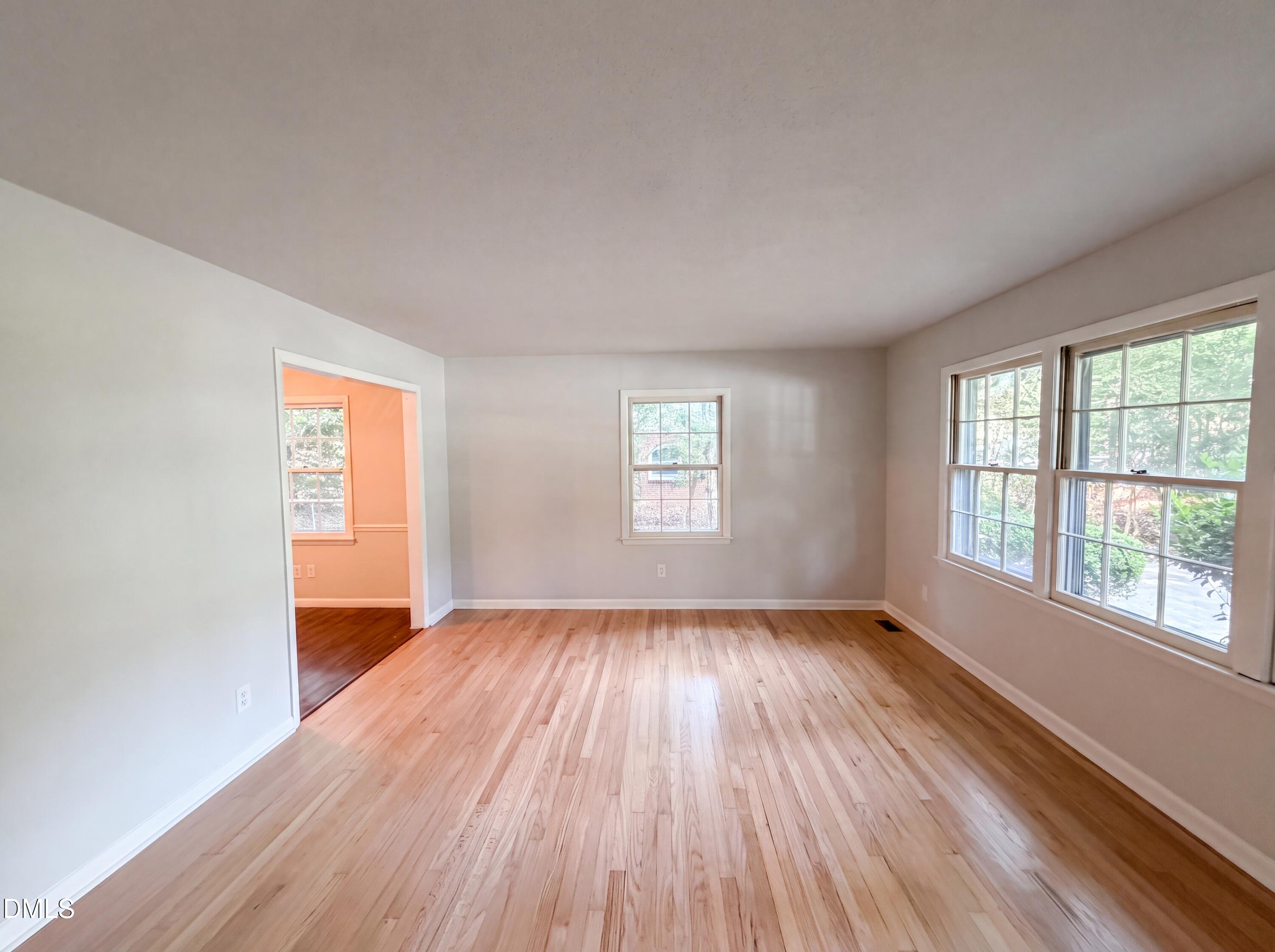 917 Hillview Drive Property Photo 4