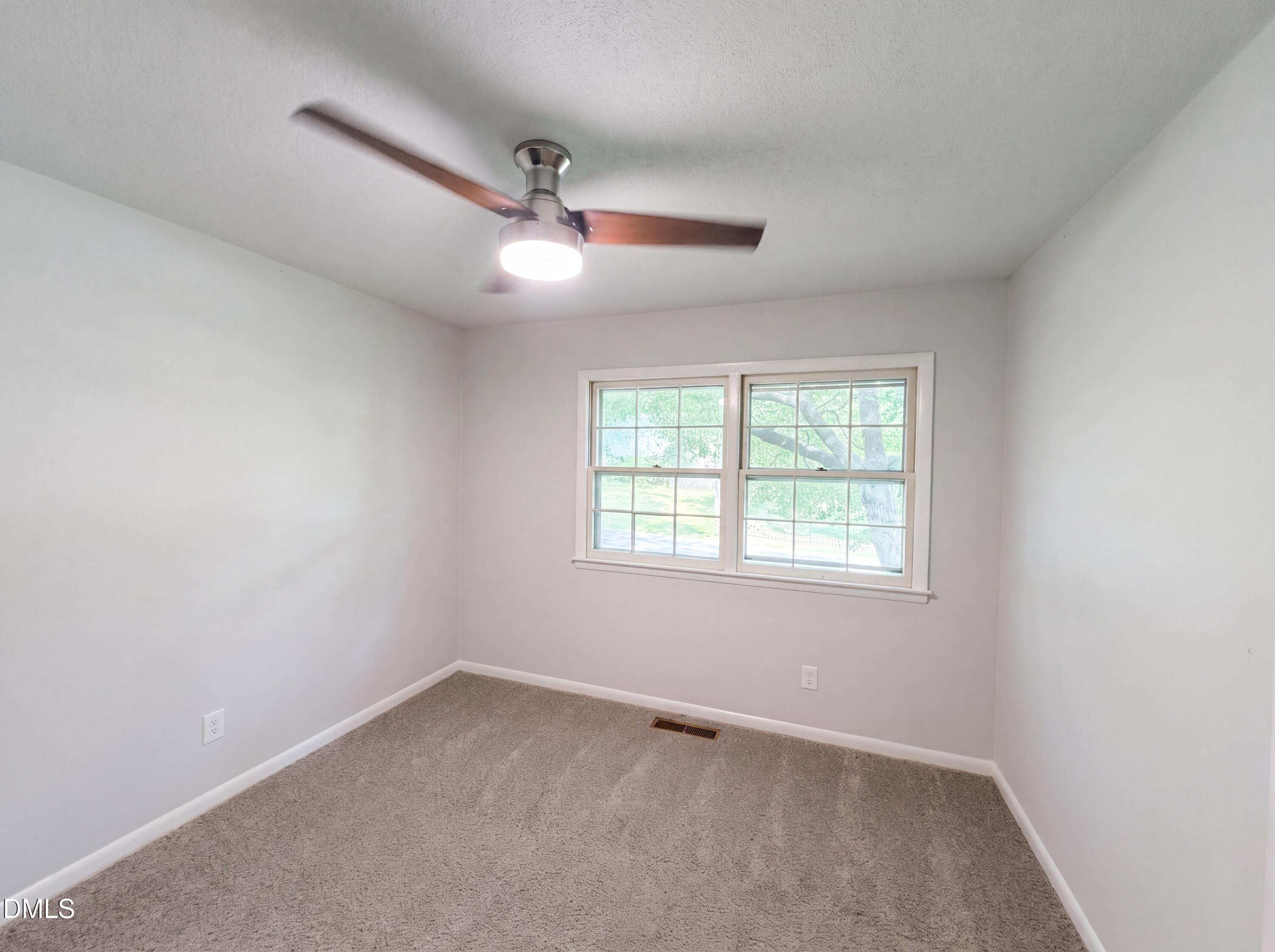 917 Hillview Drive Property Photo 6