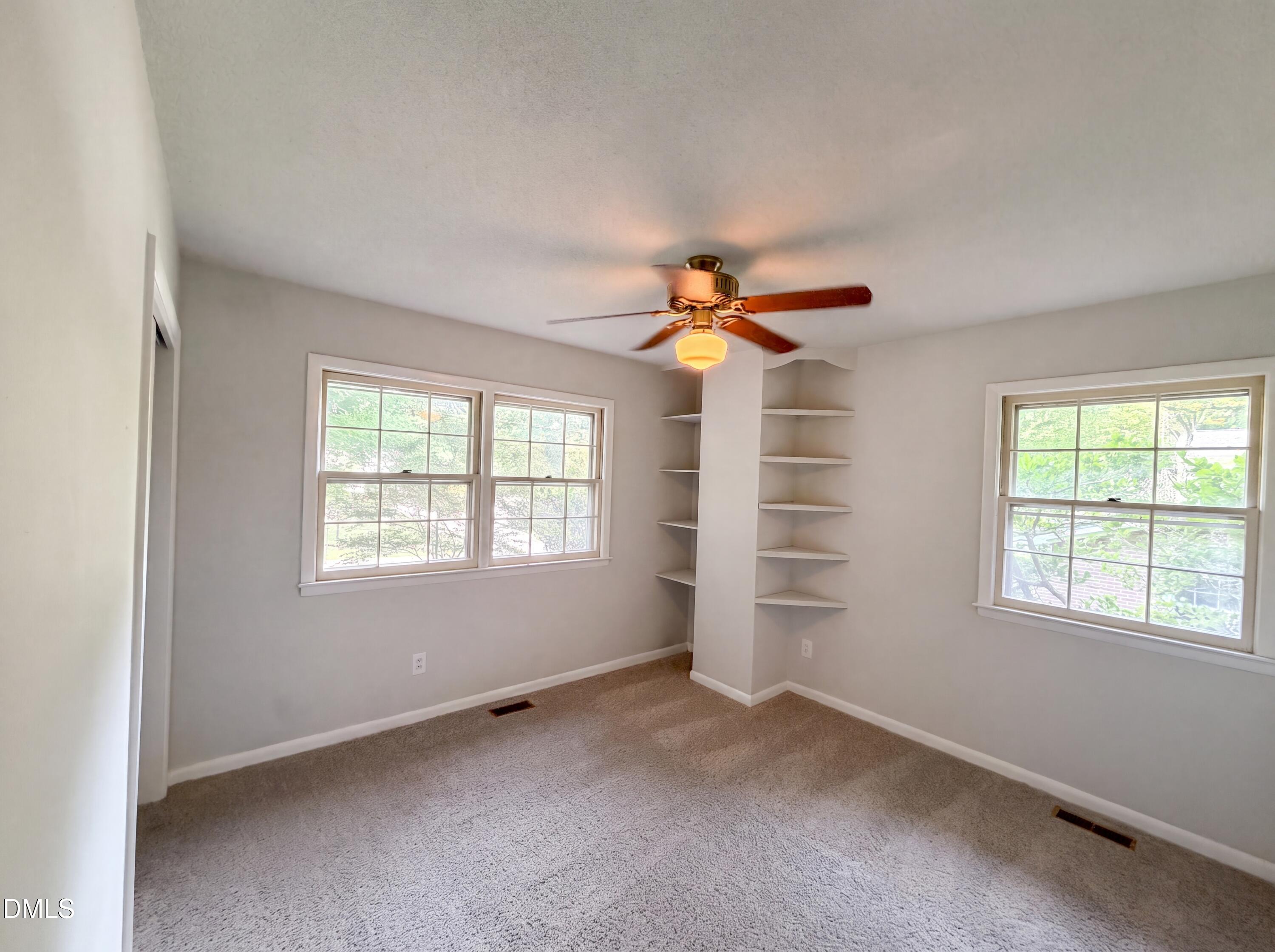917 Hillview Drive Property Photo 7