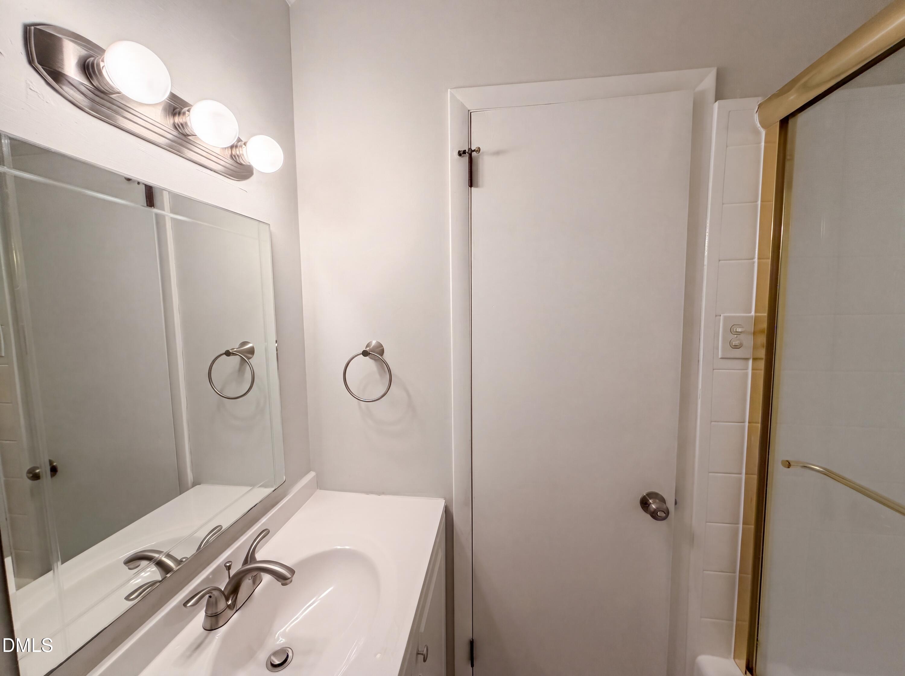 917 Hillview Drive Property Photo 10