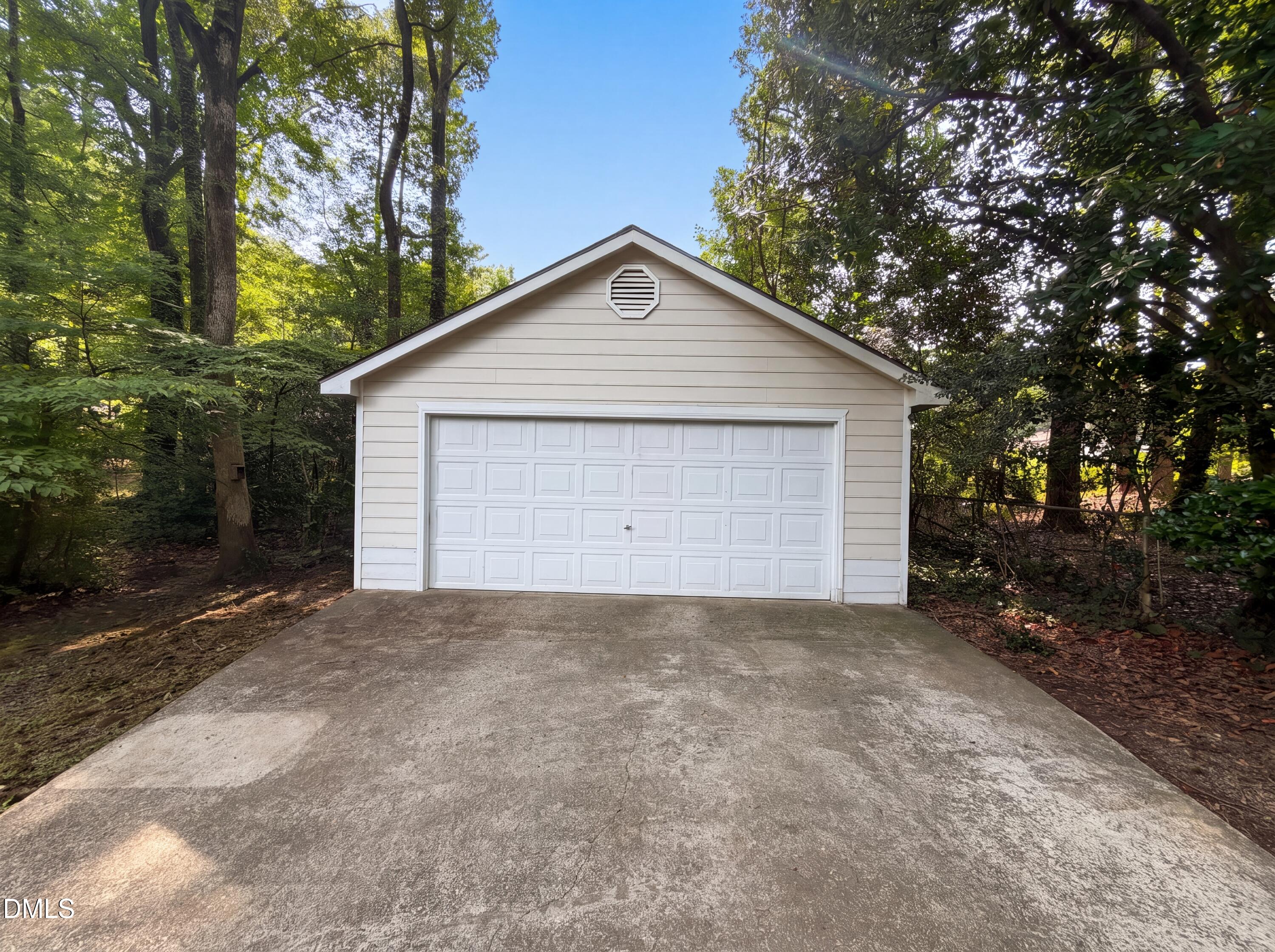 917 Hillview Drive Property Photo 14