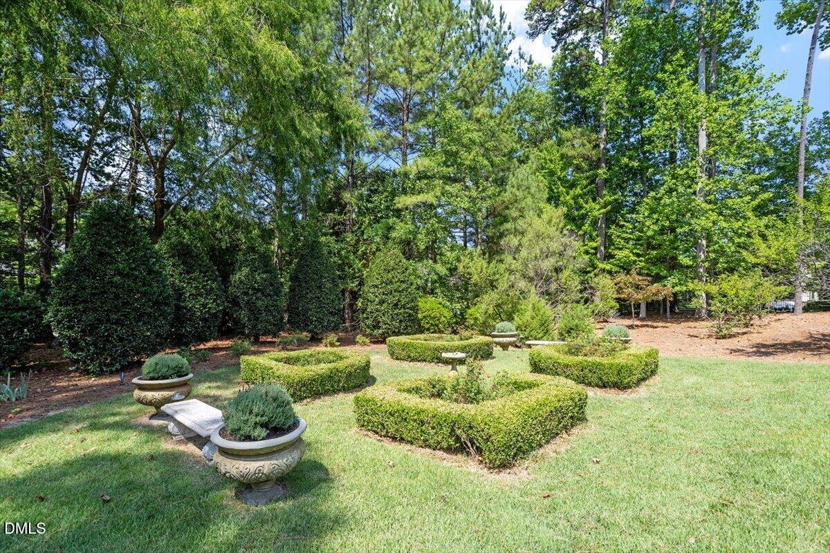 1015 Venetian Court Property Photo 9
