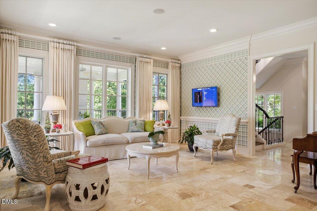1015 Venetian Court Property Photo 34