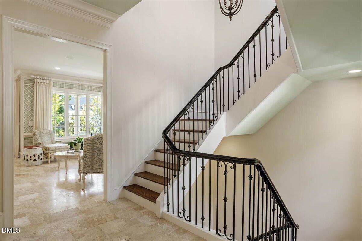 1015 Venetian Court Property Photo 35