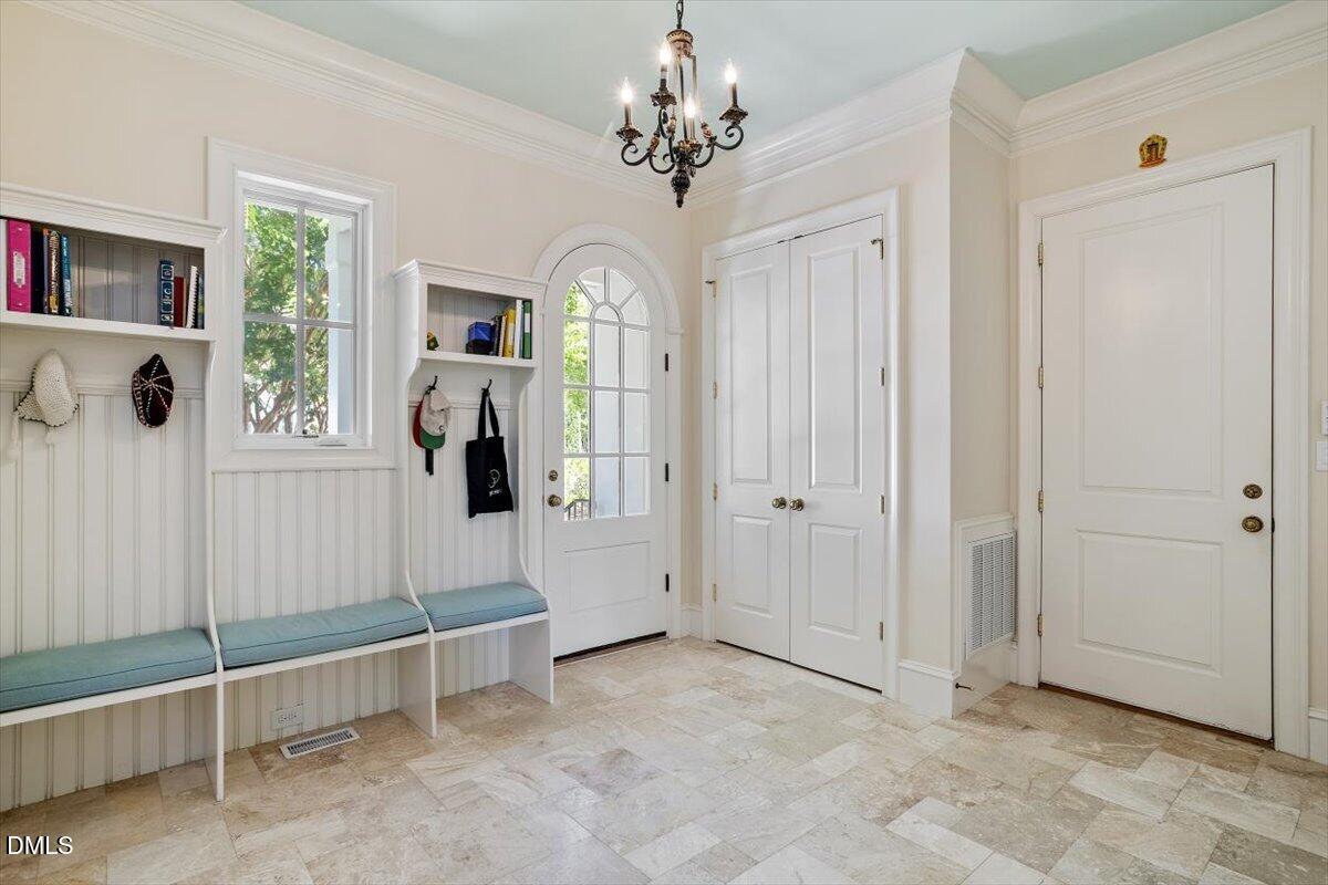 1015 Venetian Court Property Photo 36