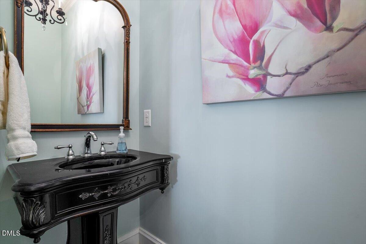 1015 Venetian Court Property Photo 37