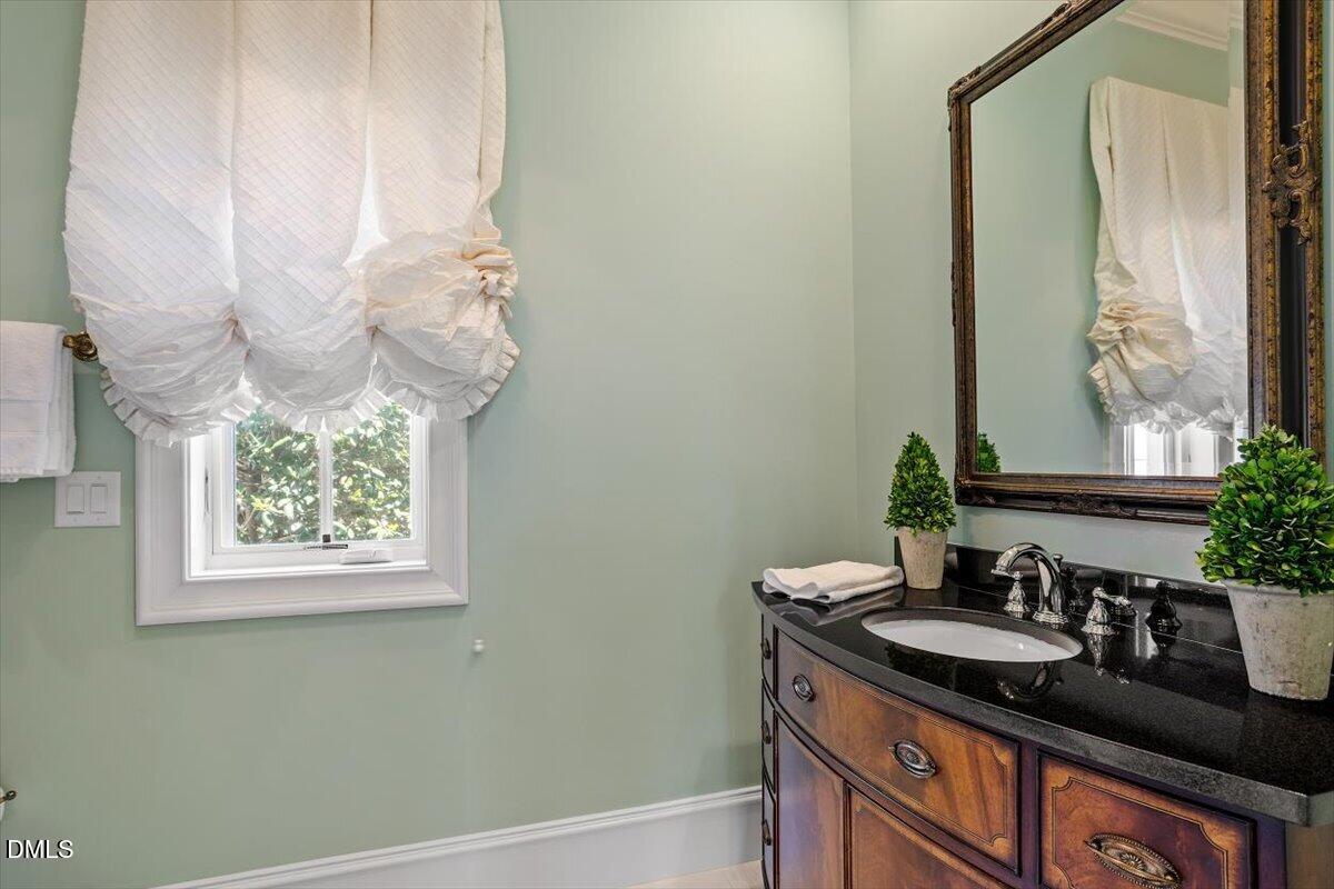 1015 Venetian Court Property Photo 42