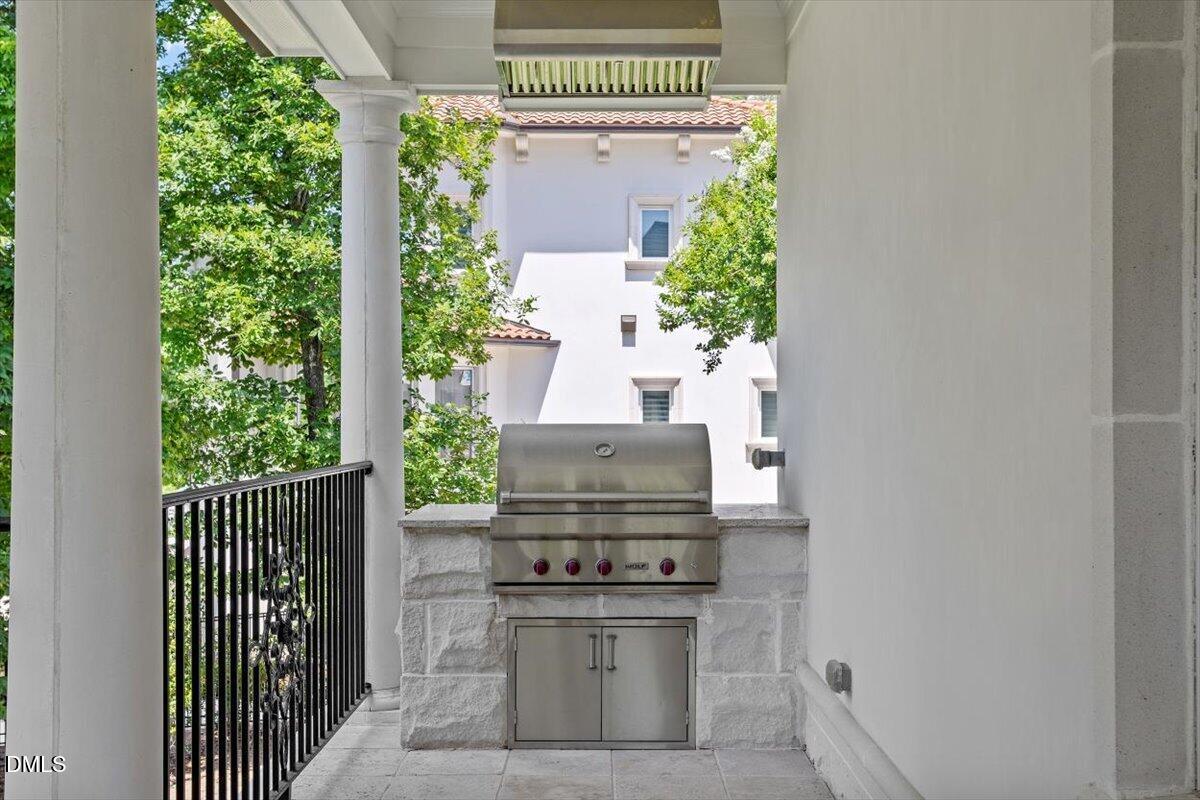 1015 Venetian Court Property Photo 47