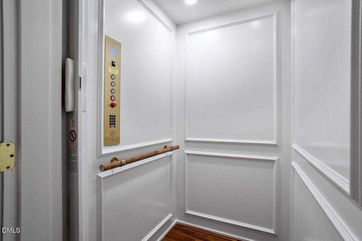 1015 Venetian Court Property Photo 83