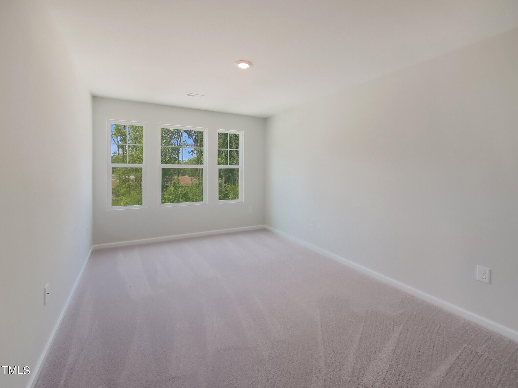 214 Deercroft Drive Property Photo 21