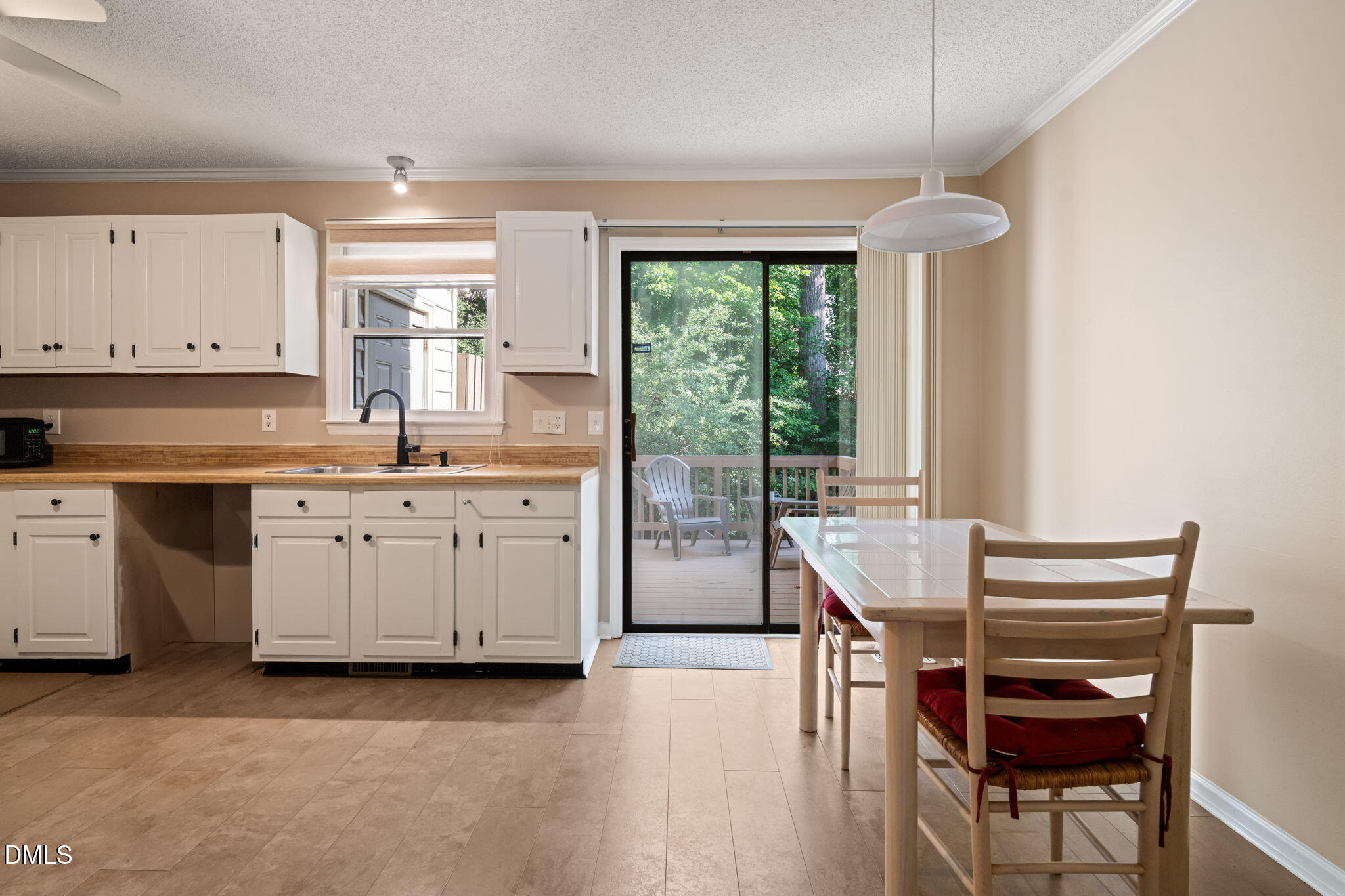 6575 English Oaks Drive Property Photo 8