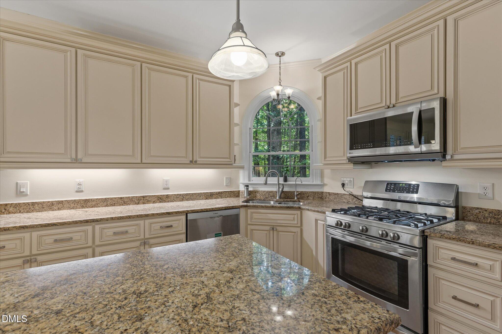 2509 Barton Ridge Court Property Photo 18