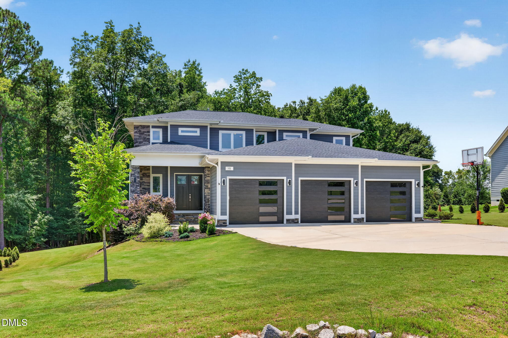 58 Arrezzo Drive Property Photo 6