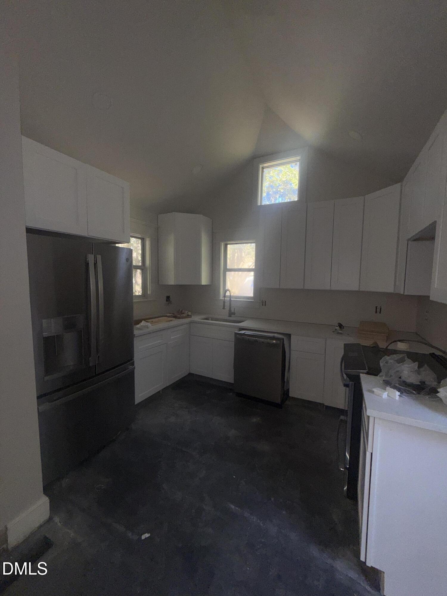 6004 Sentinel Drive Property Photo 11